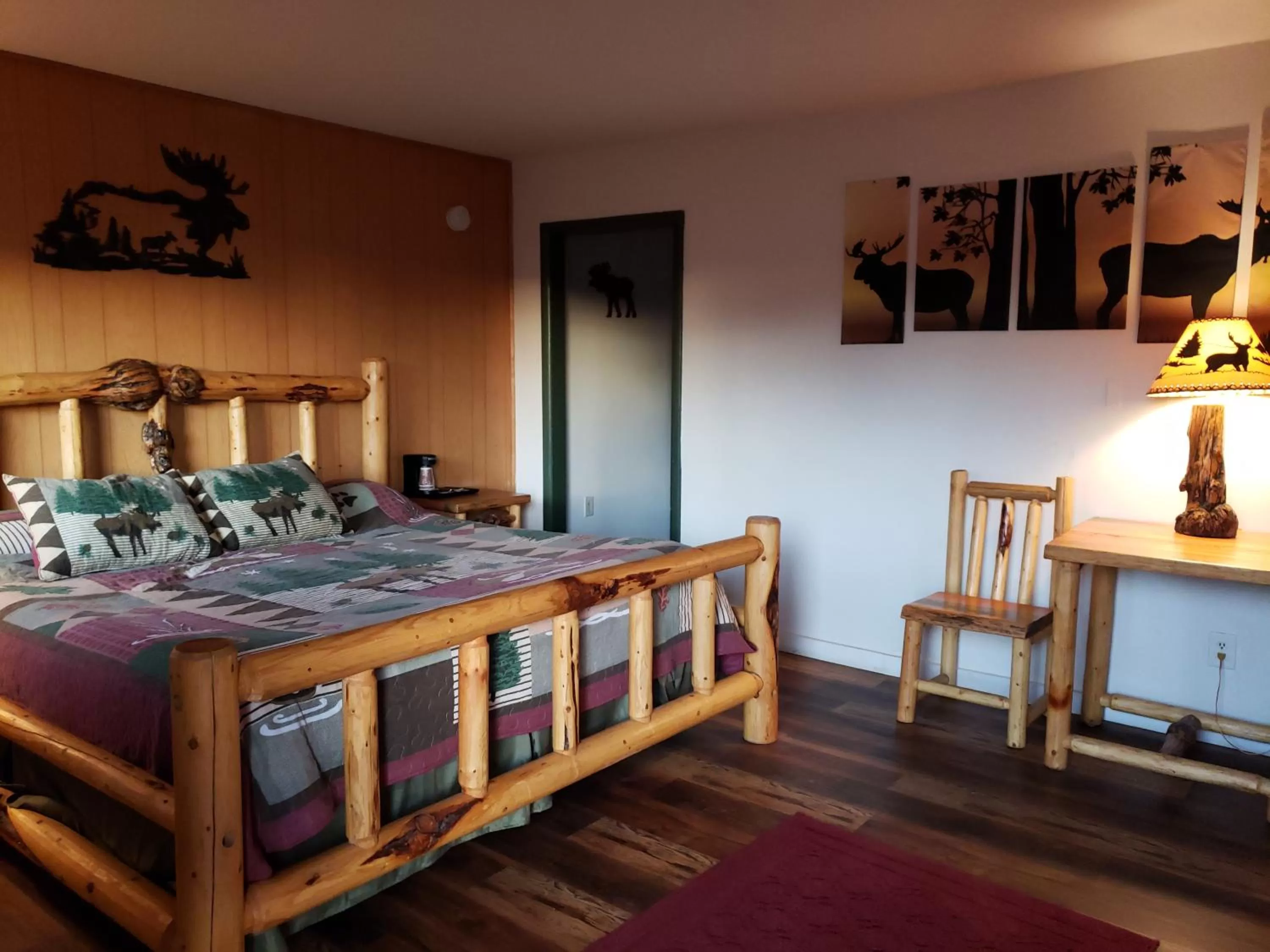 Photo of the whole room in CRESCENT MOON MOTEL