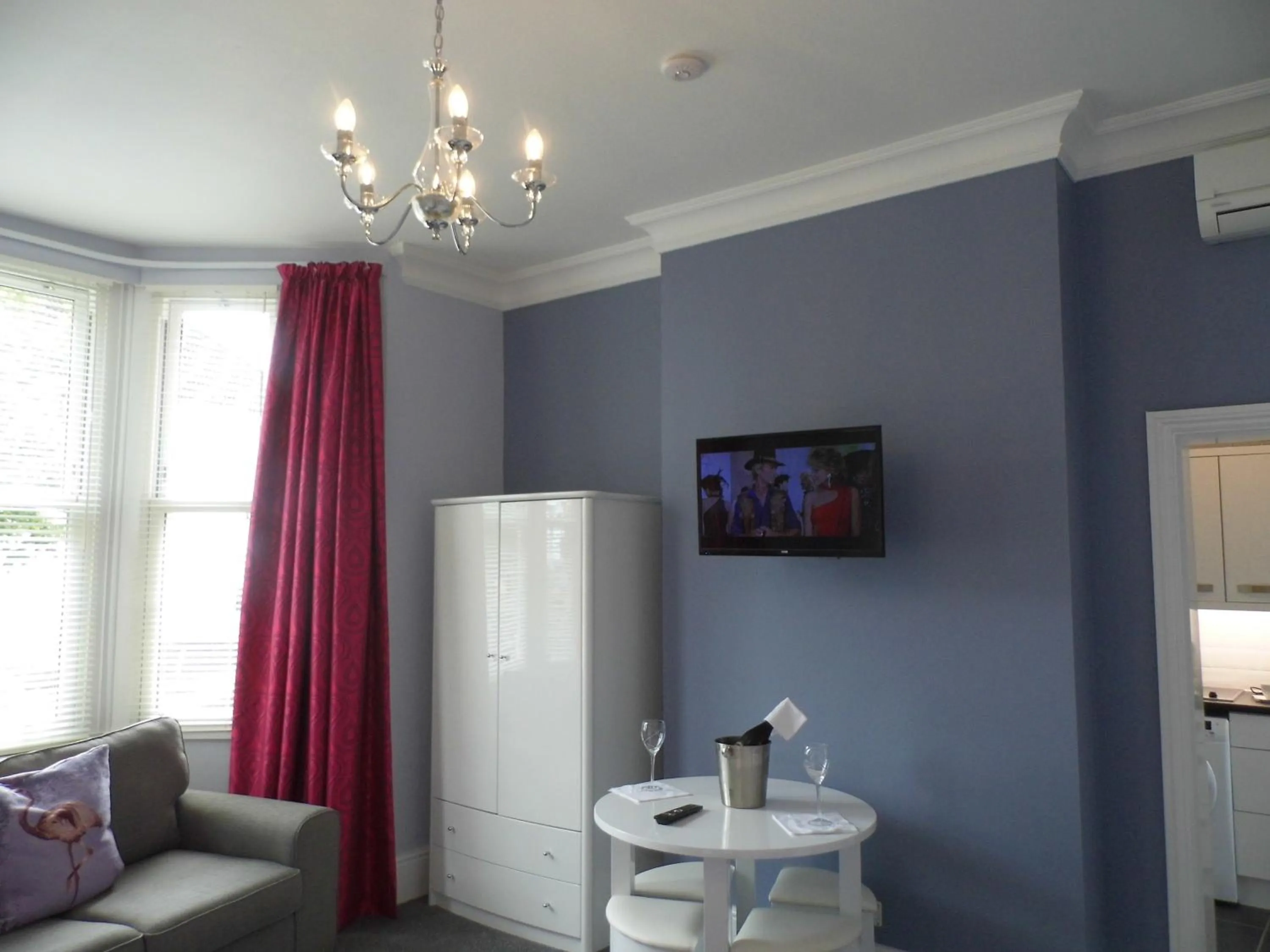 TV and multimedia in Studios At Glenthorne