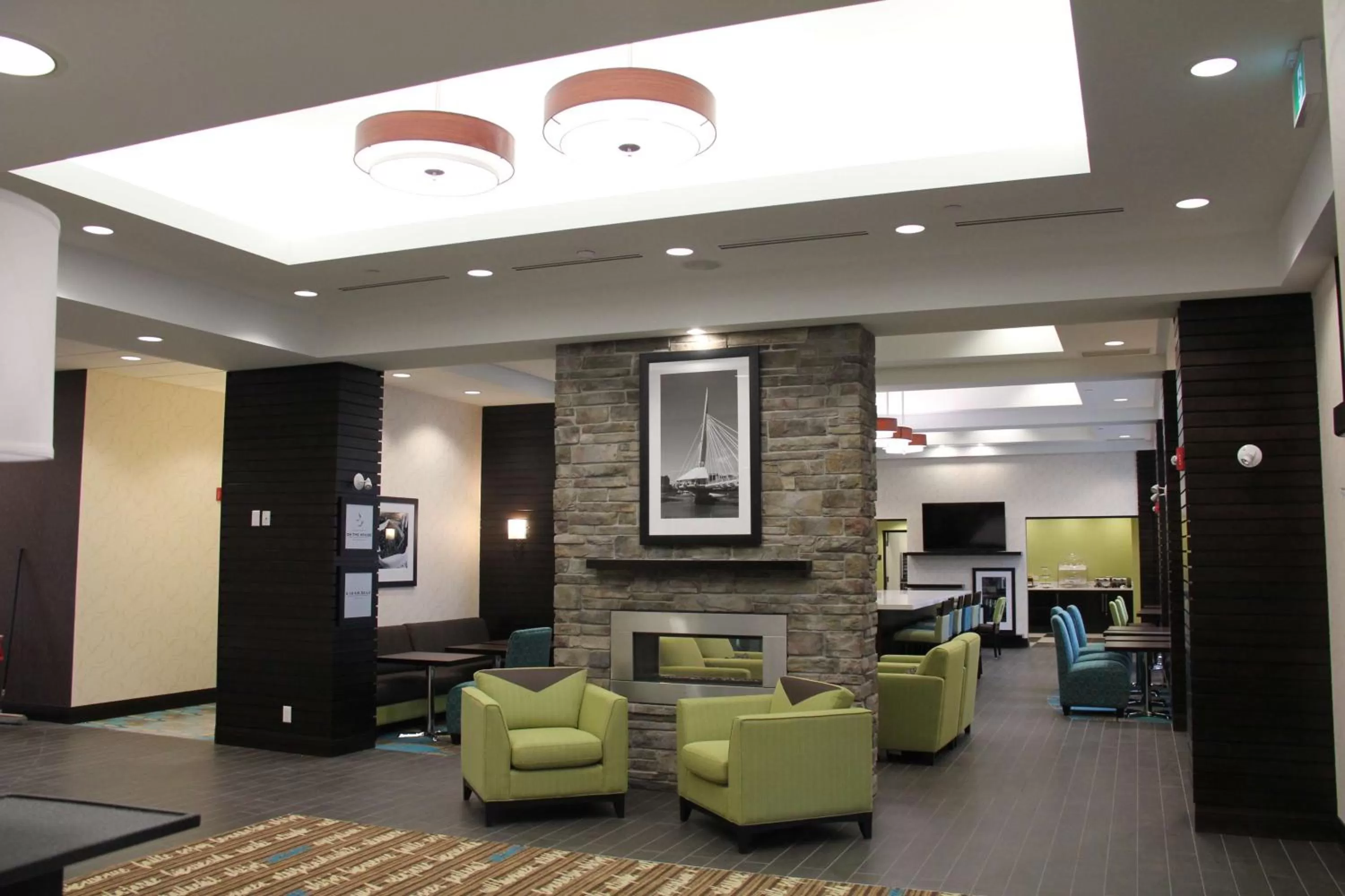 Lobby or reception in Hampton Inn by Hilton Winnipeg