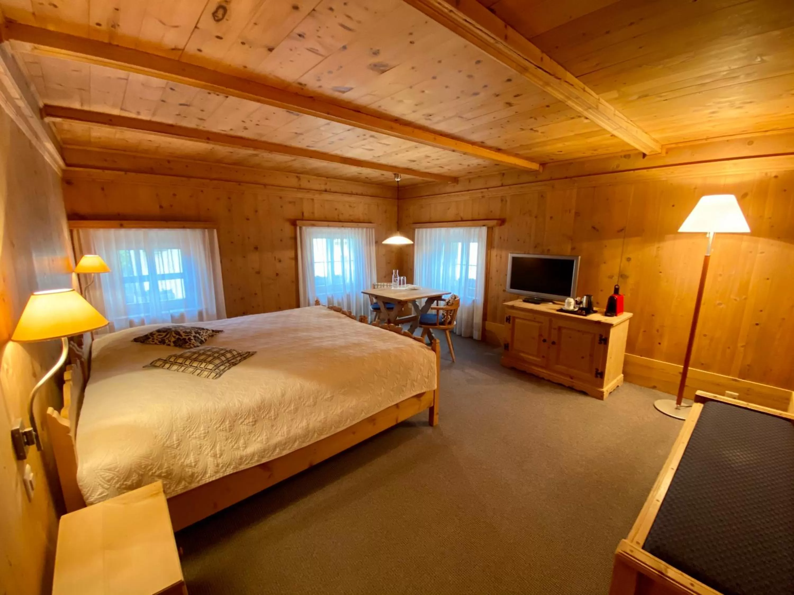 Photo of the whole room, Bed in Hotel Engiadina