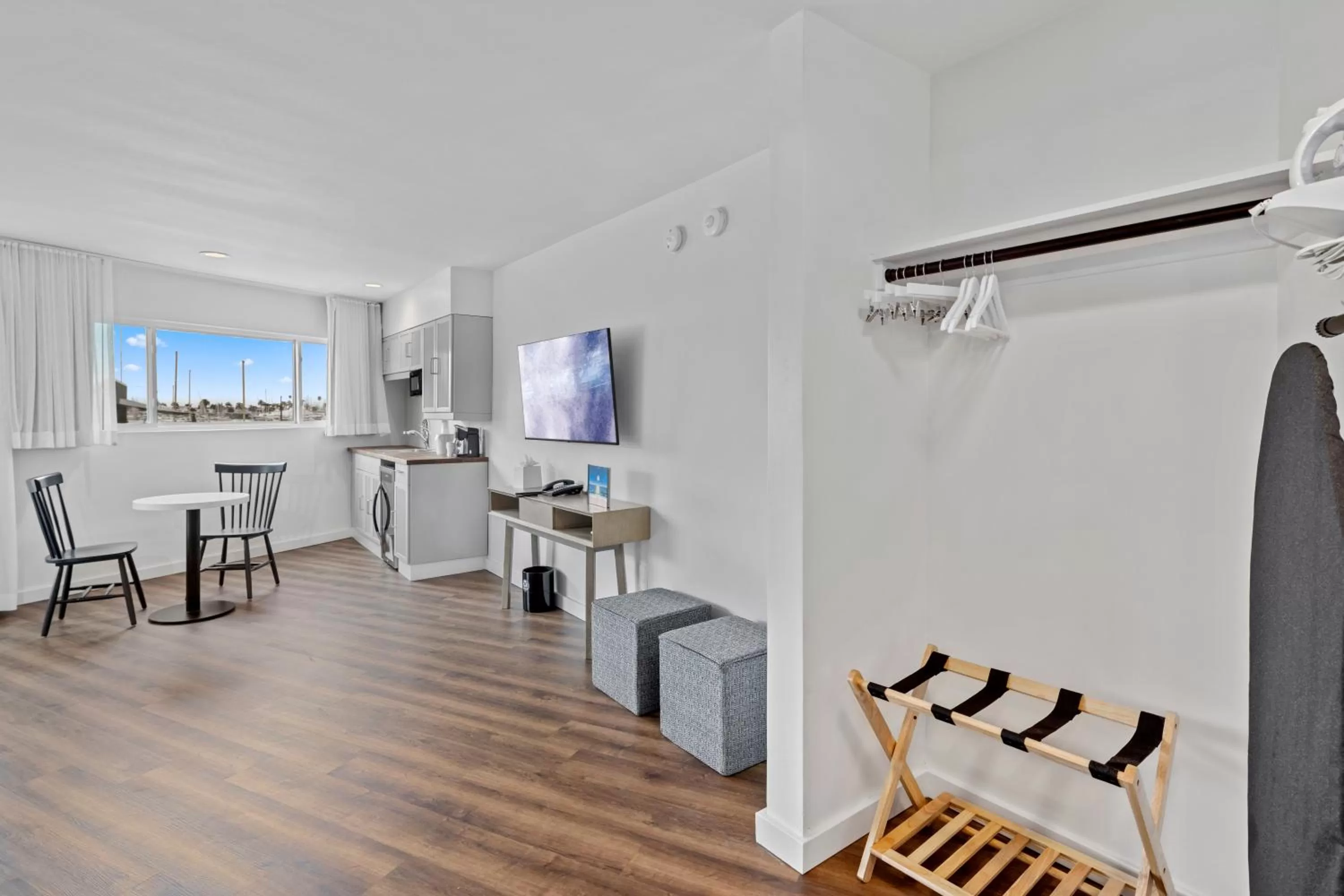 Bedroom in Sea Harbor Hotel - San Diego