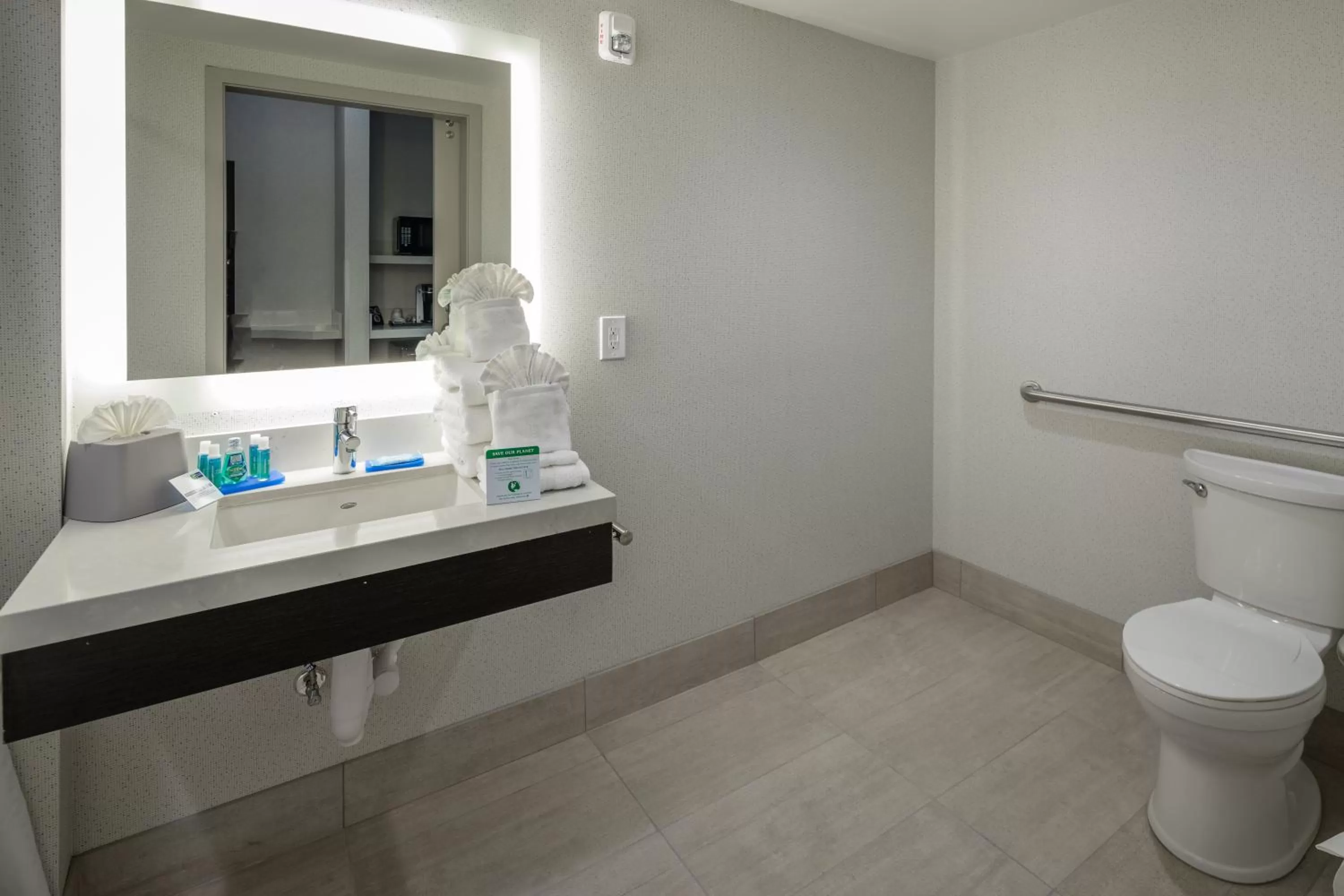 Bathroom in Holiday Inn Express - Sunnyvale - Silicon Valley by IHG
