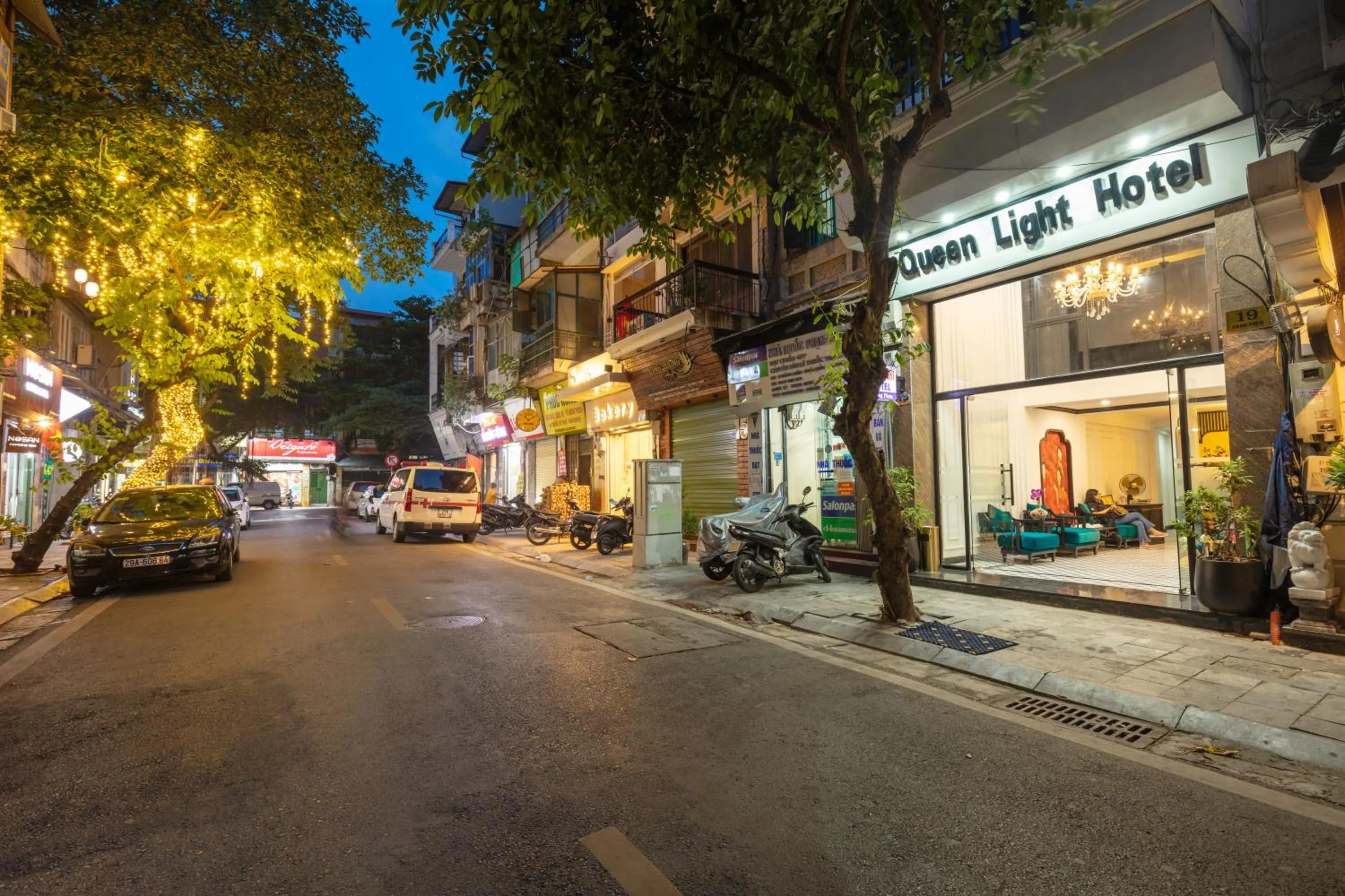 Property building in Queen Light Hotel - Ha Noi Old Quater