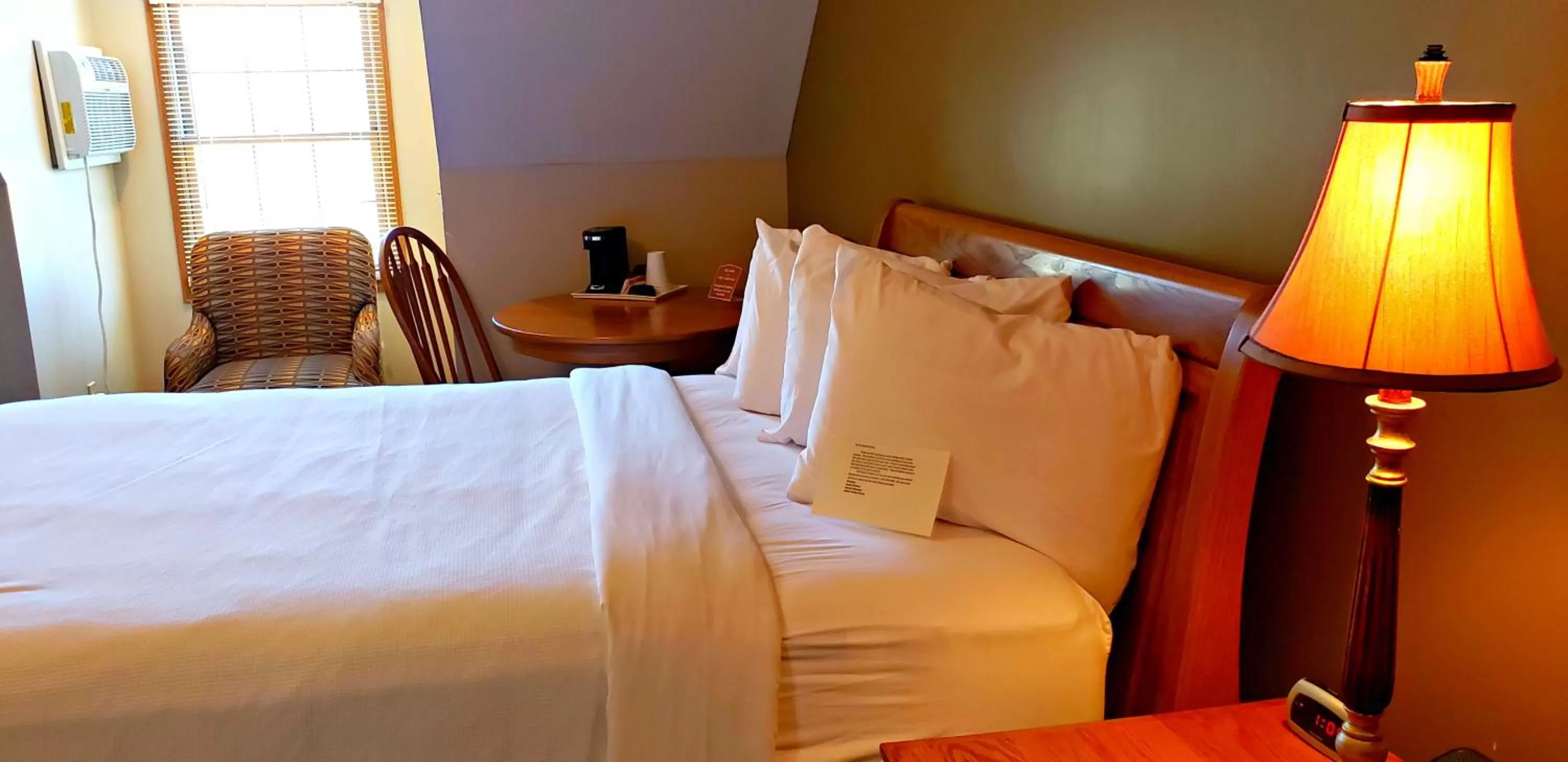 Off site, Bed in Berlin Heritage Inn