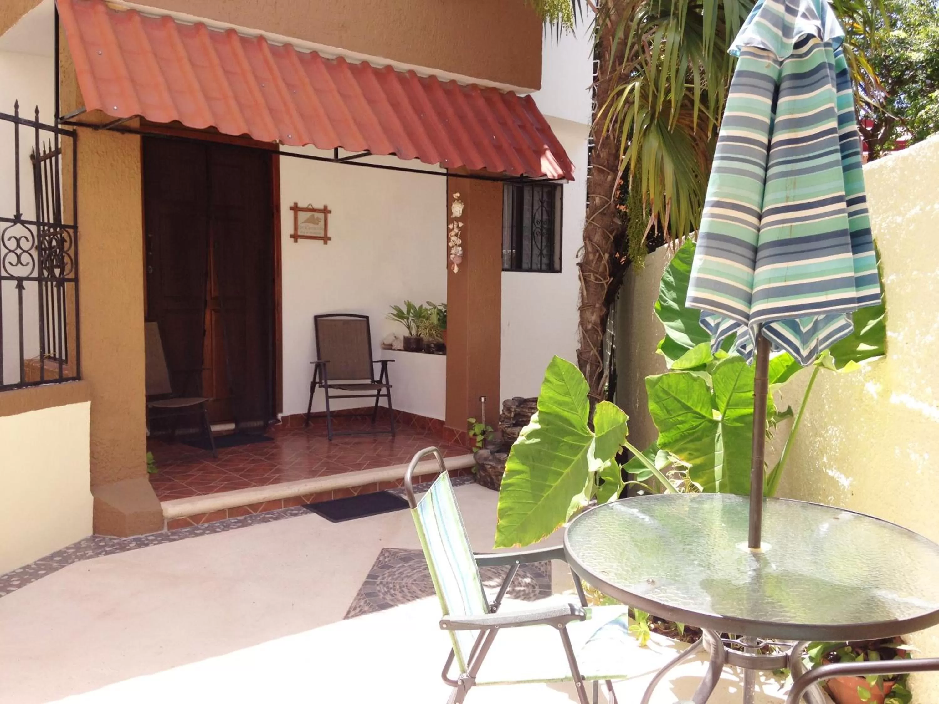 Patio in Los Caracoles Bed & Breakfast