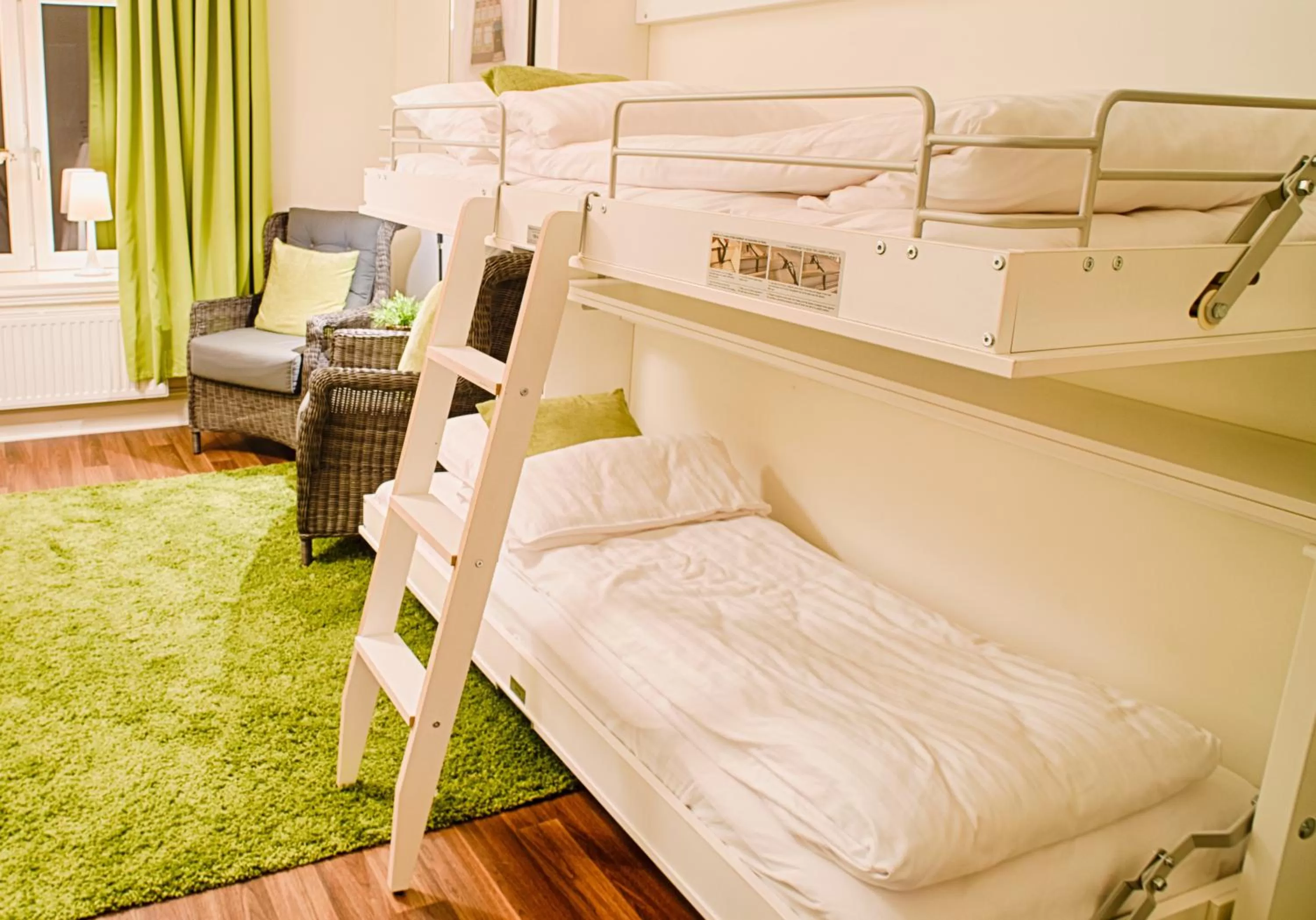 bunk bed, Bed in H5 Hotel