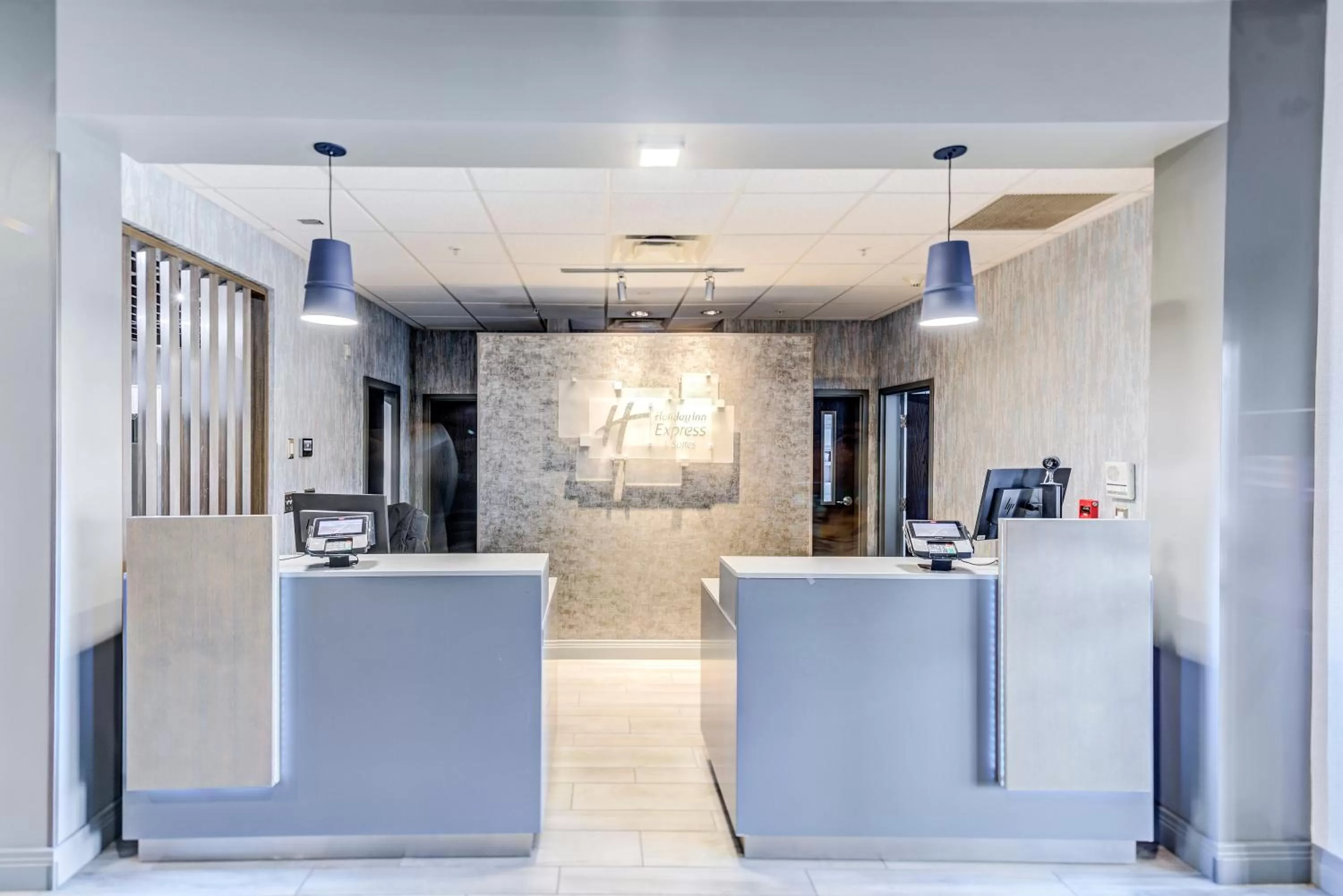 Lobby or reception in Holiday Inn Express Hotel & Suites Ohio State University- OSU Medical Center by IHG