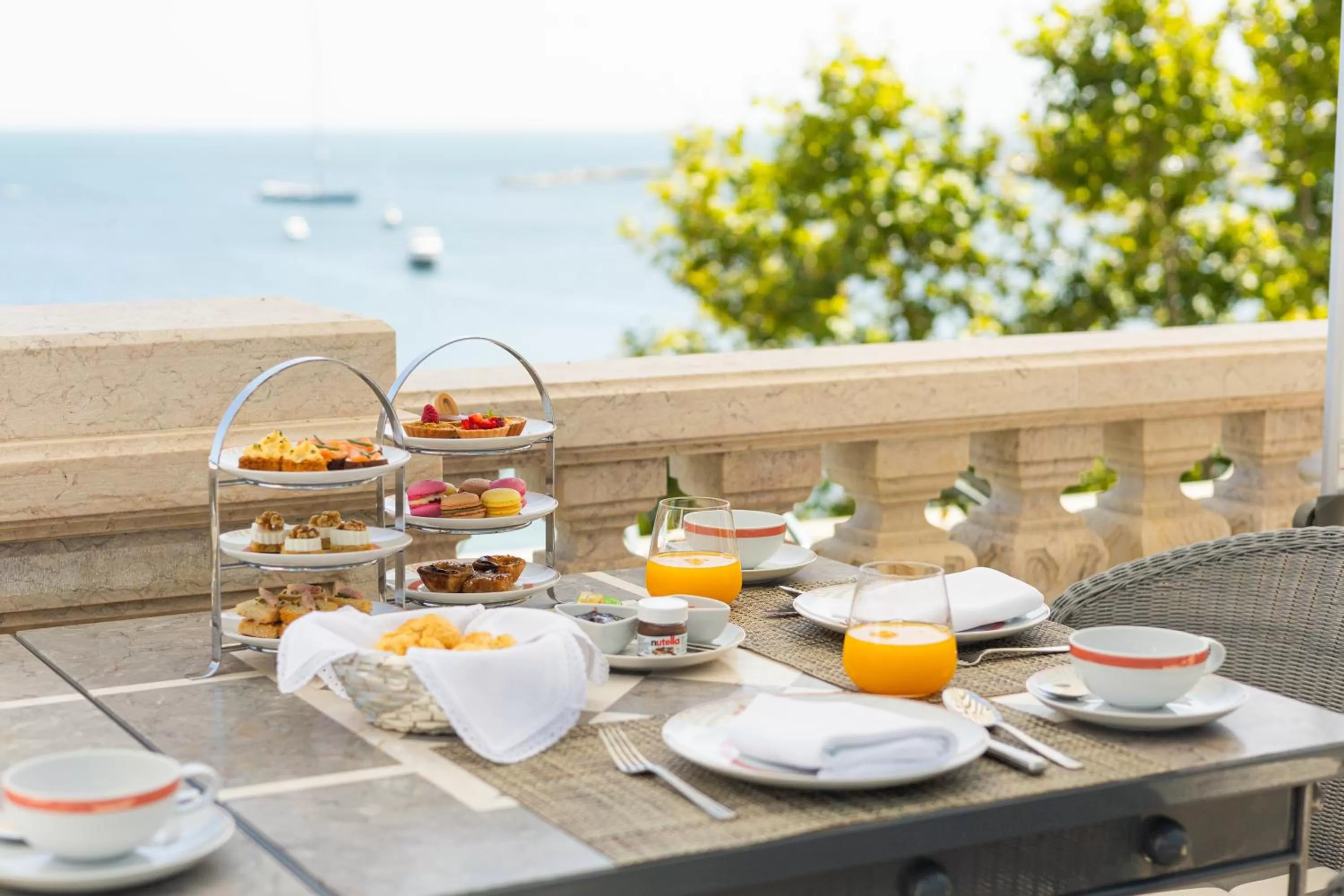 Restaurant/places to eat in Estoril Vintage Hotel