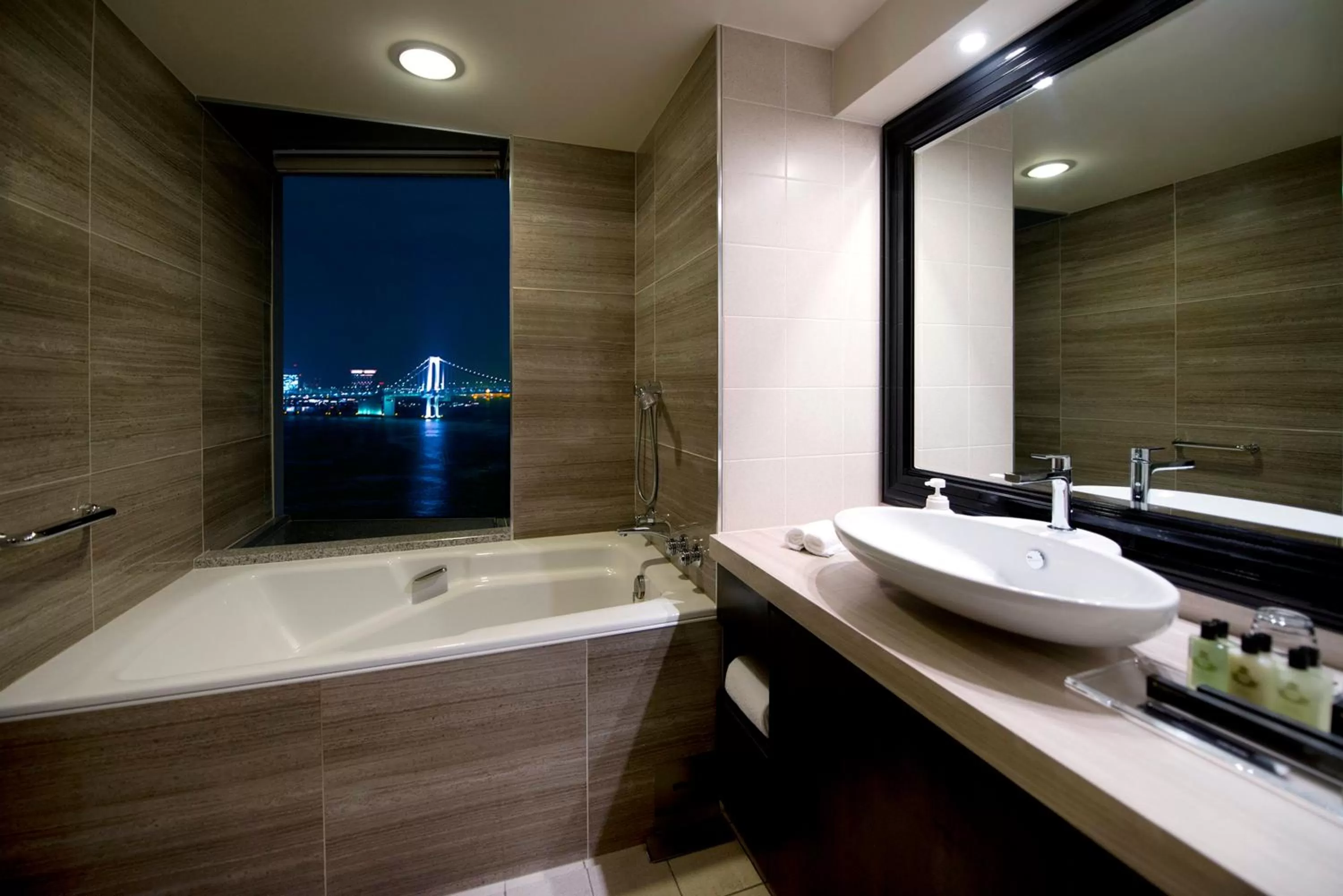 Bathroom in InterContinental Tokyo Bay by IHG