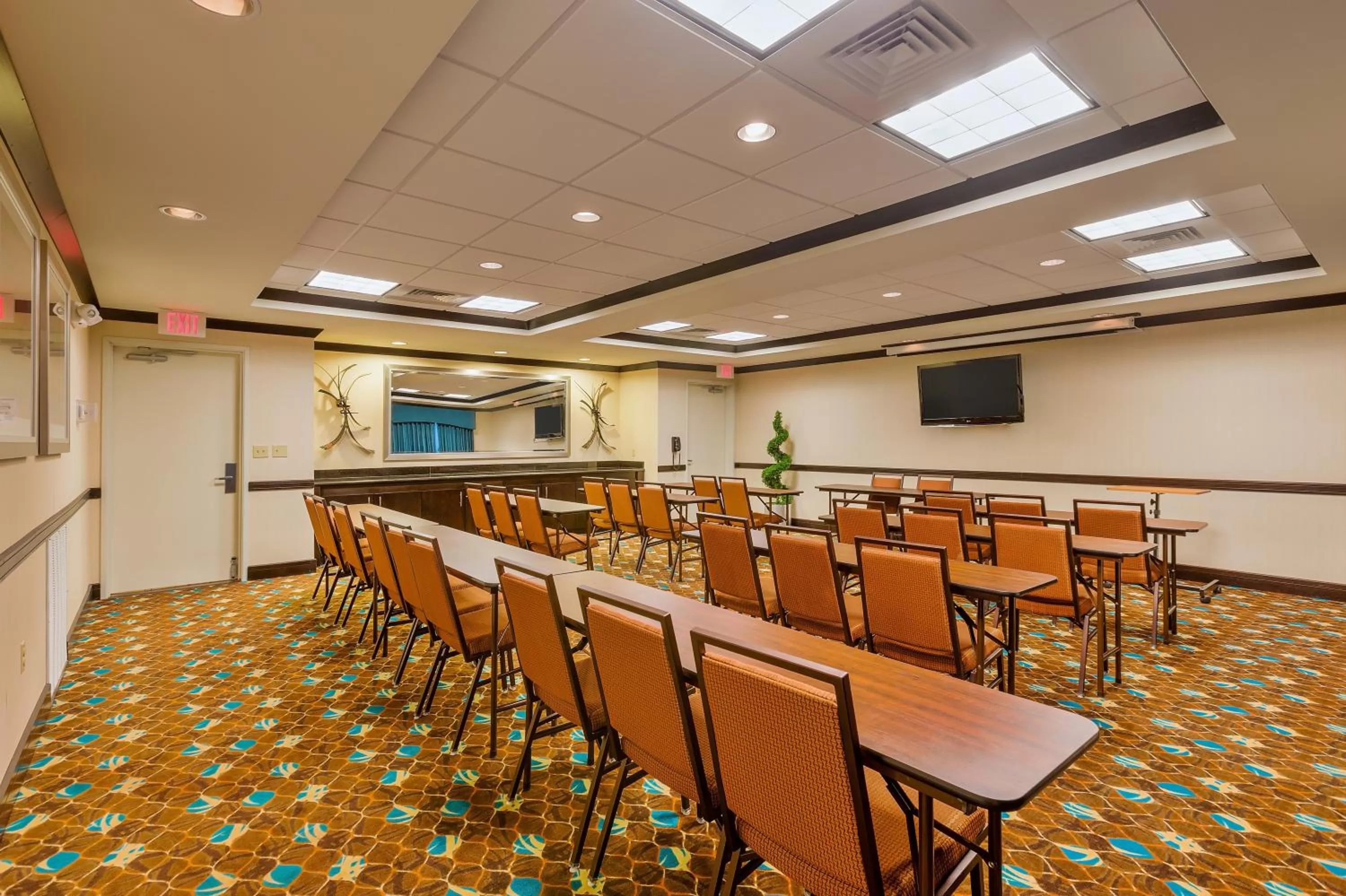 Meeting/conference room in Holiday Inn Express and Suites Alpine by IHG