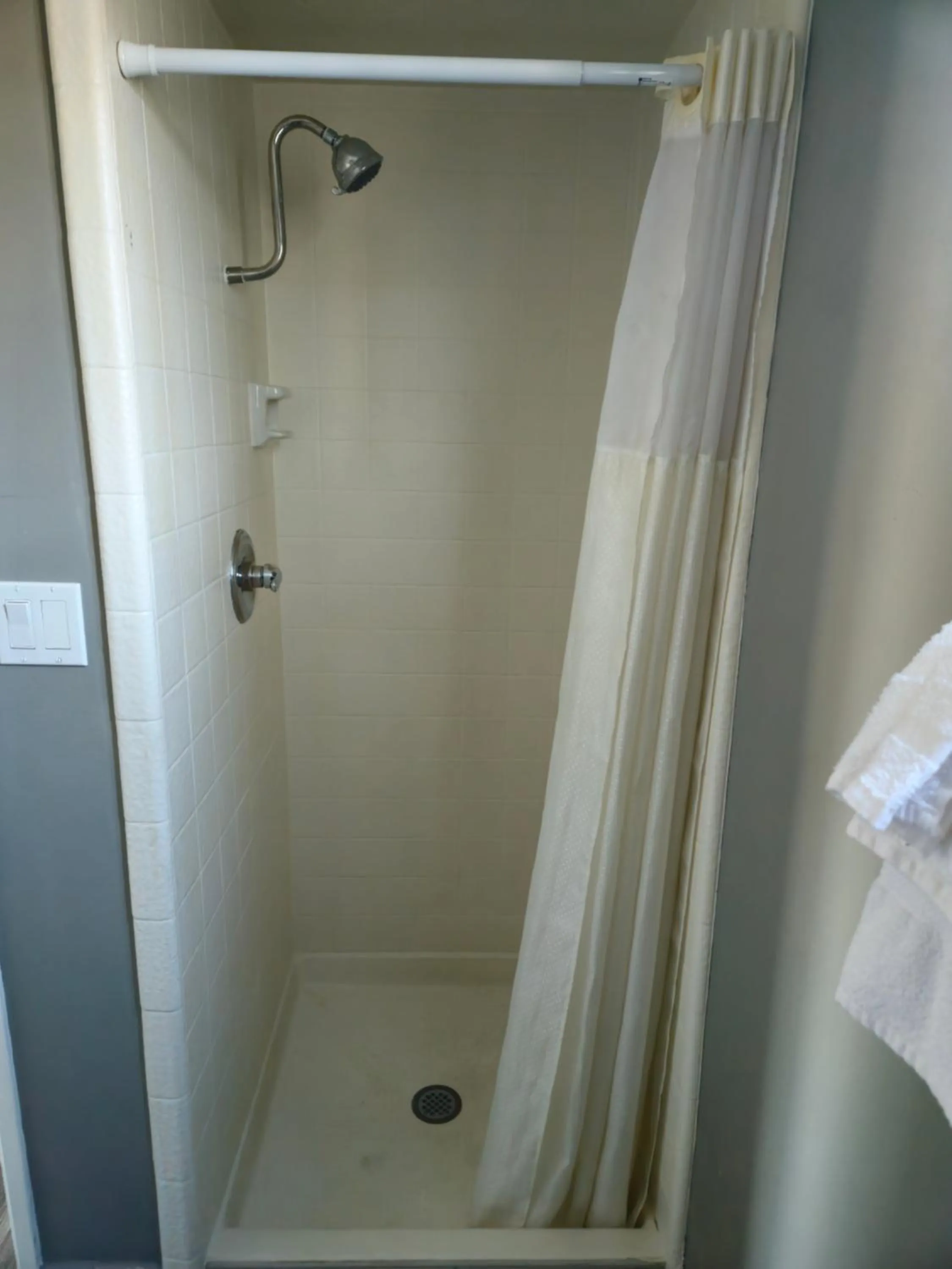 Shower in Heritage Inn - Milpitas