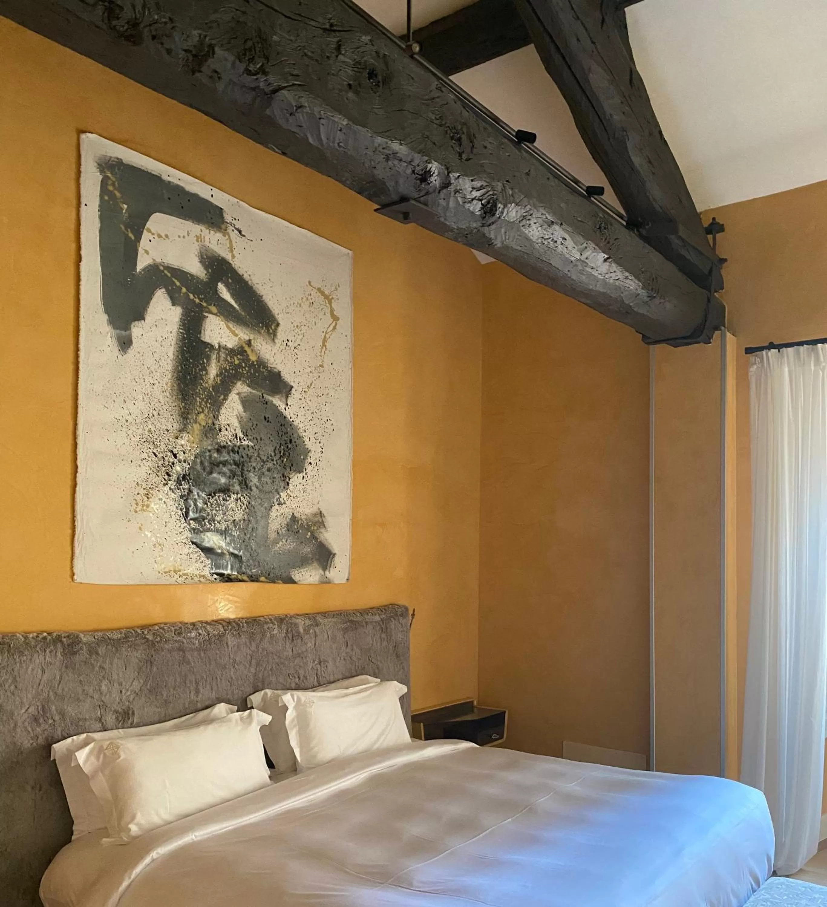 Photo of the whole room, Bed in Galleria Vik Milano - Townhouse Galleria - Small Luxury Hotels of the World