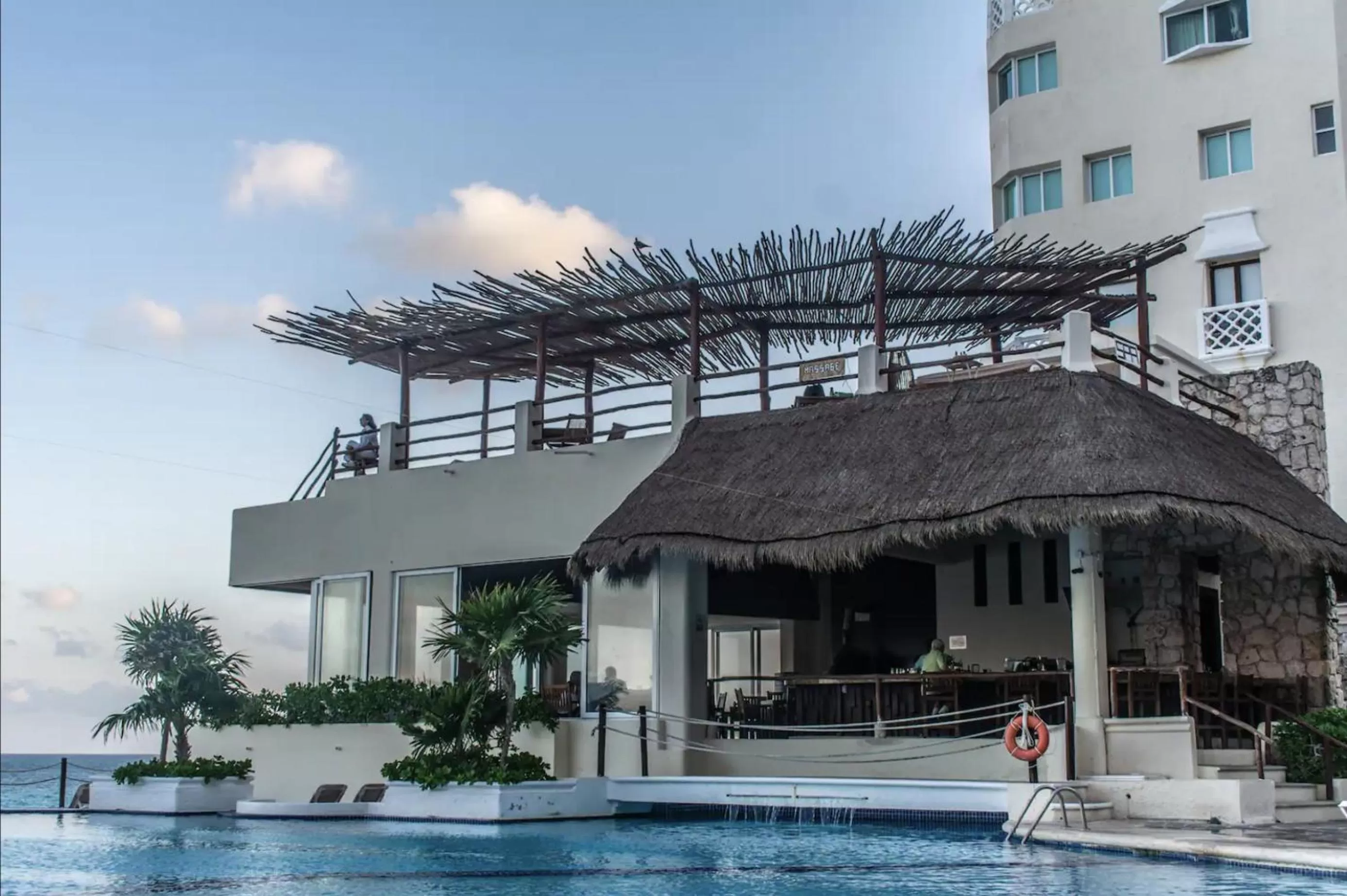 Swimming Pool in Cancun Beach&Sunrise