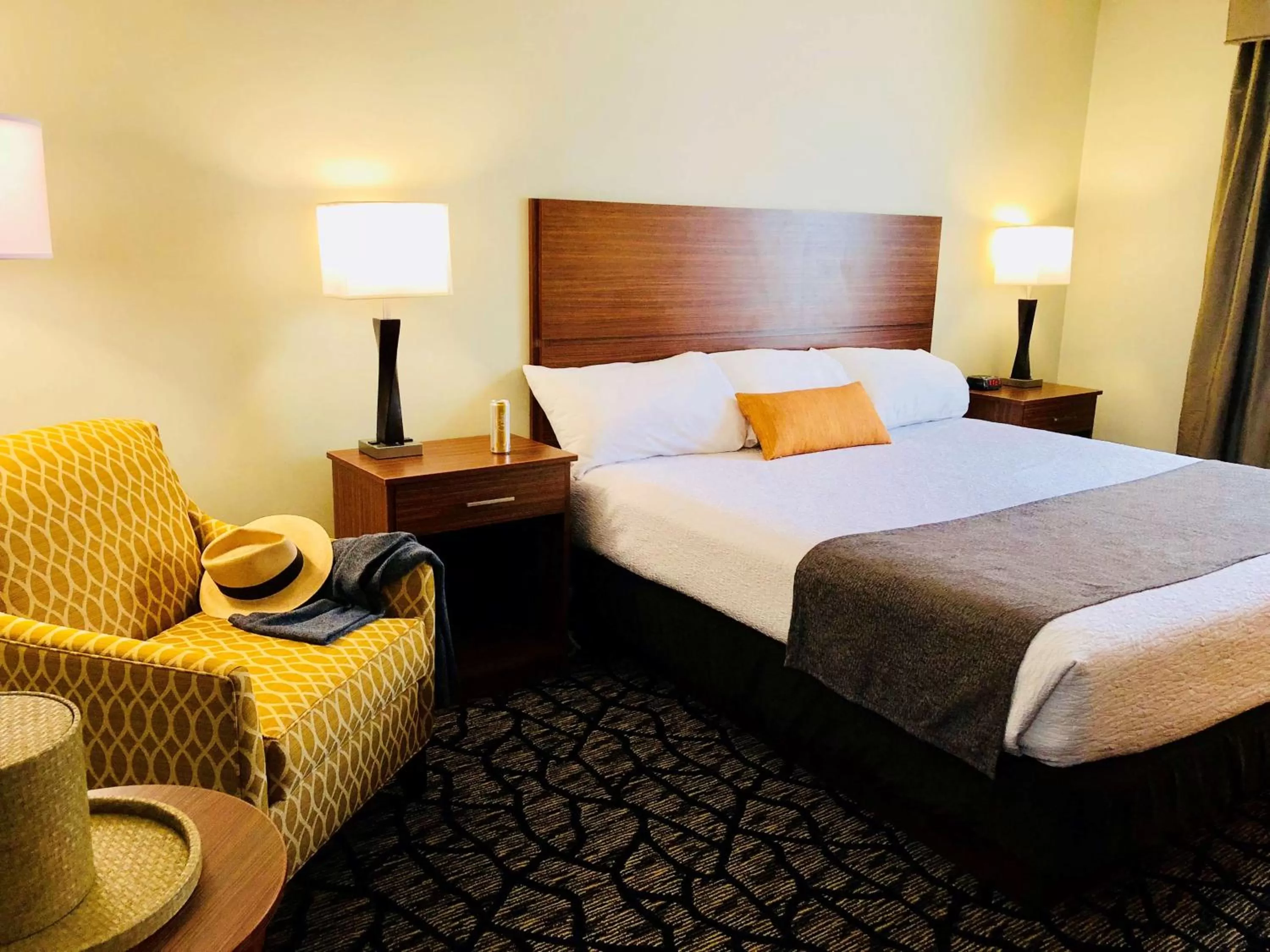 King Room with Roll-in Shower - Disability Access - Non-smoking in Best Western Westminster Hotel