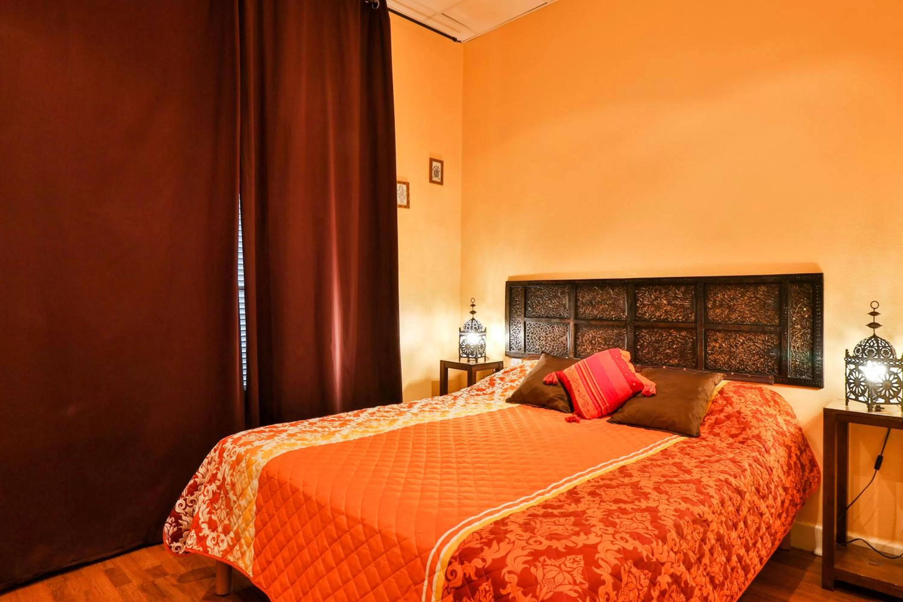 Photo of the whole room, Bed in Hotel Victor Hugo Nice