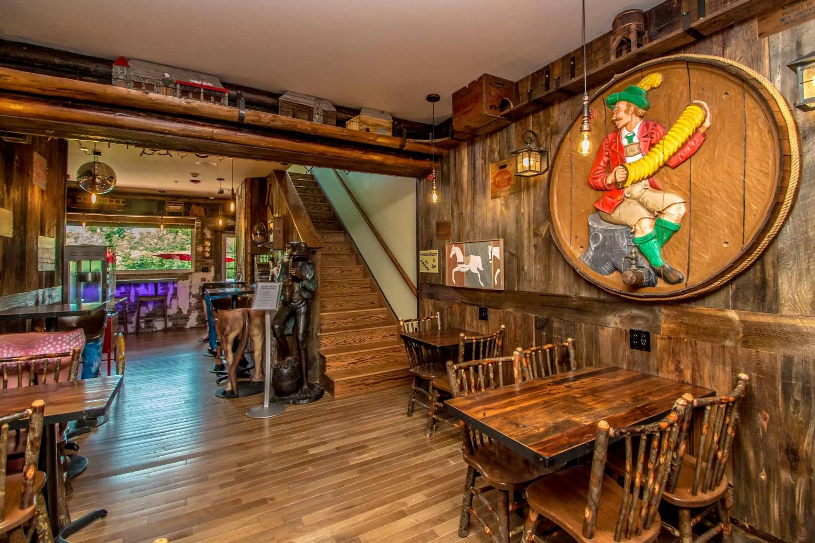 Restaurant/places to eat in Adventure Suites