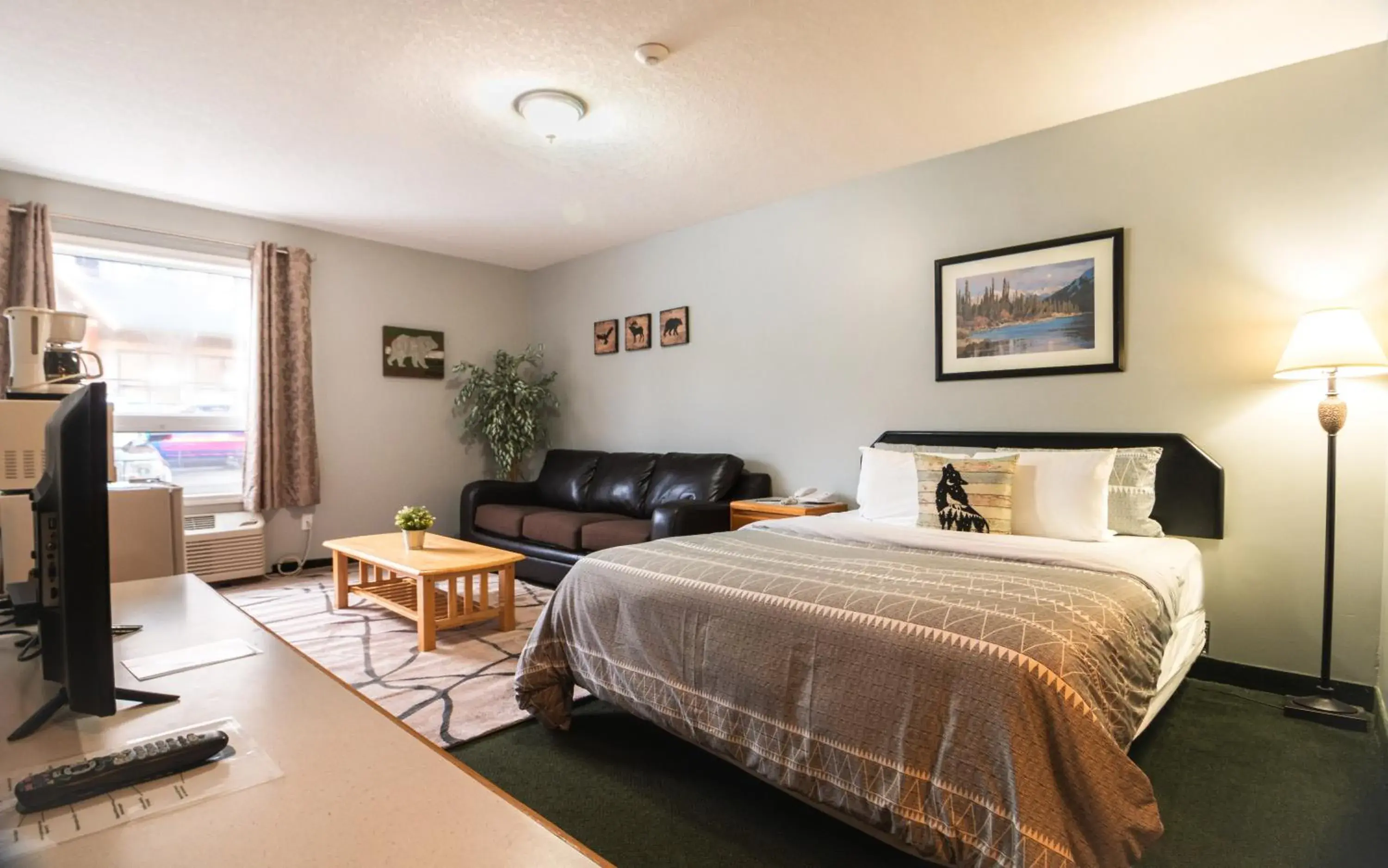 Queen Studio in Mountain View Inn Queen Studio in Mountain View Inn