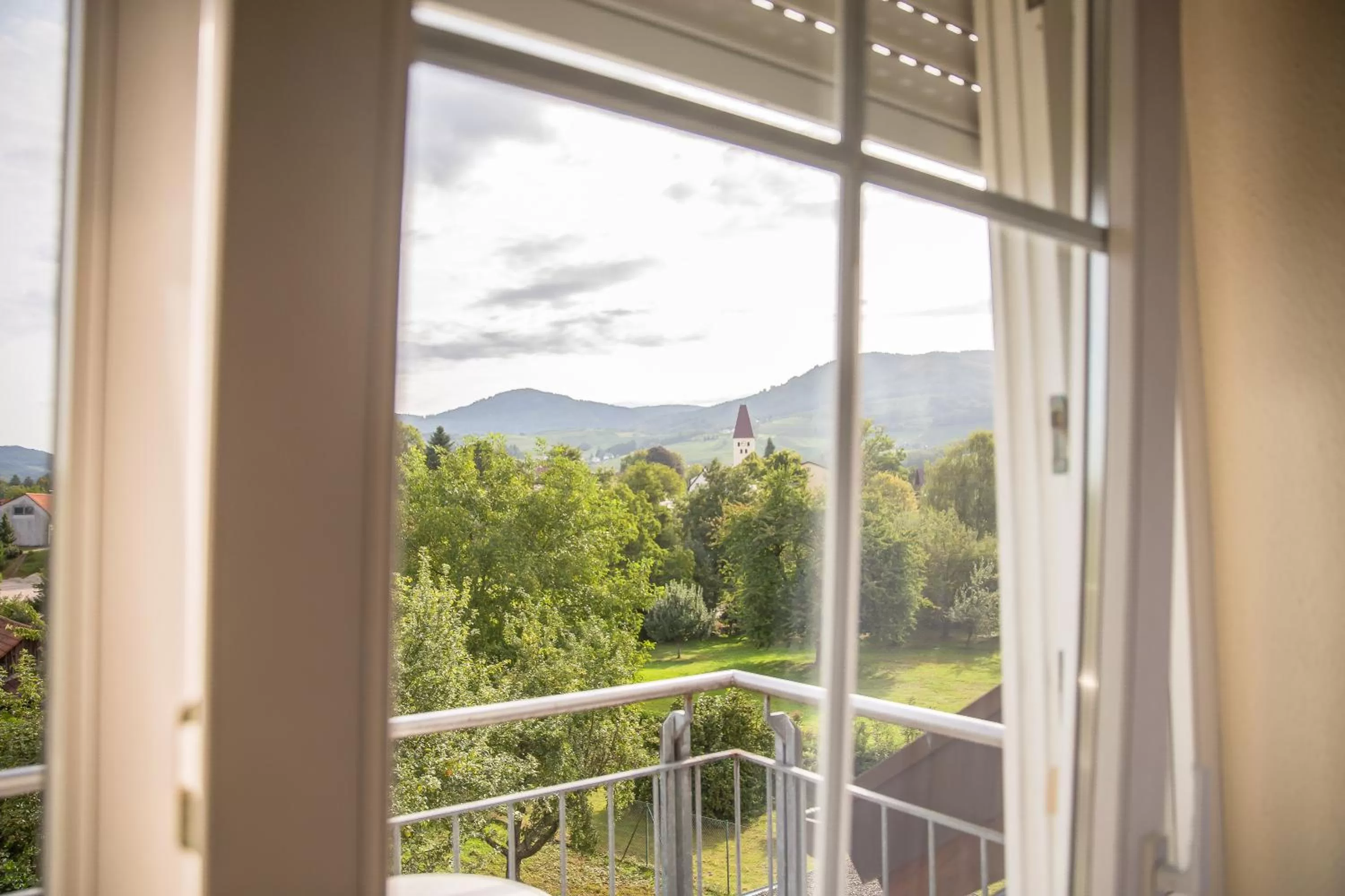 Balcony/Terrace, Mountain View in Landgasthof & Brauerei Löwen Sasbach