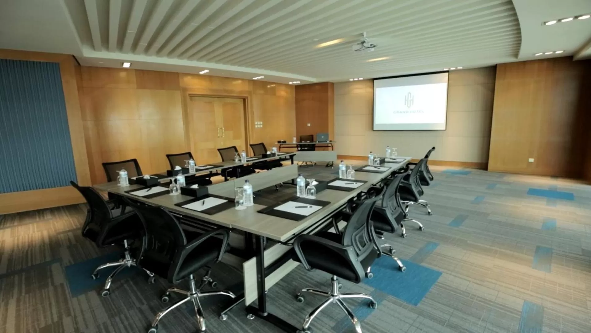 Meeting/conference room in Kuwait Grand Hotel