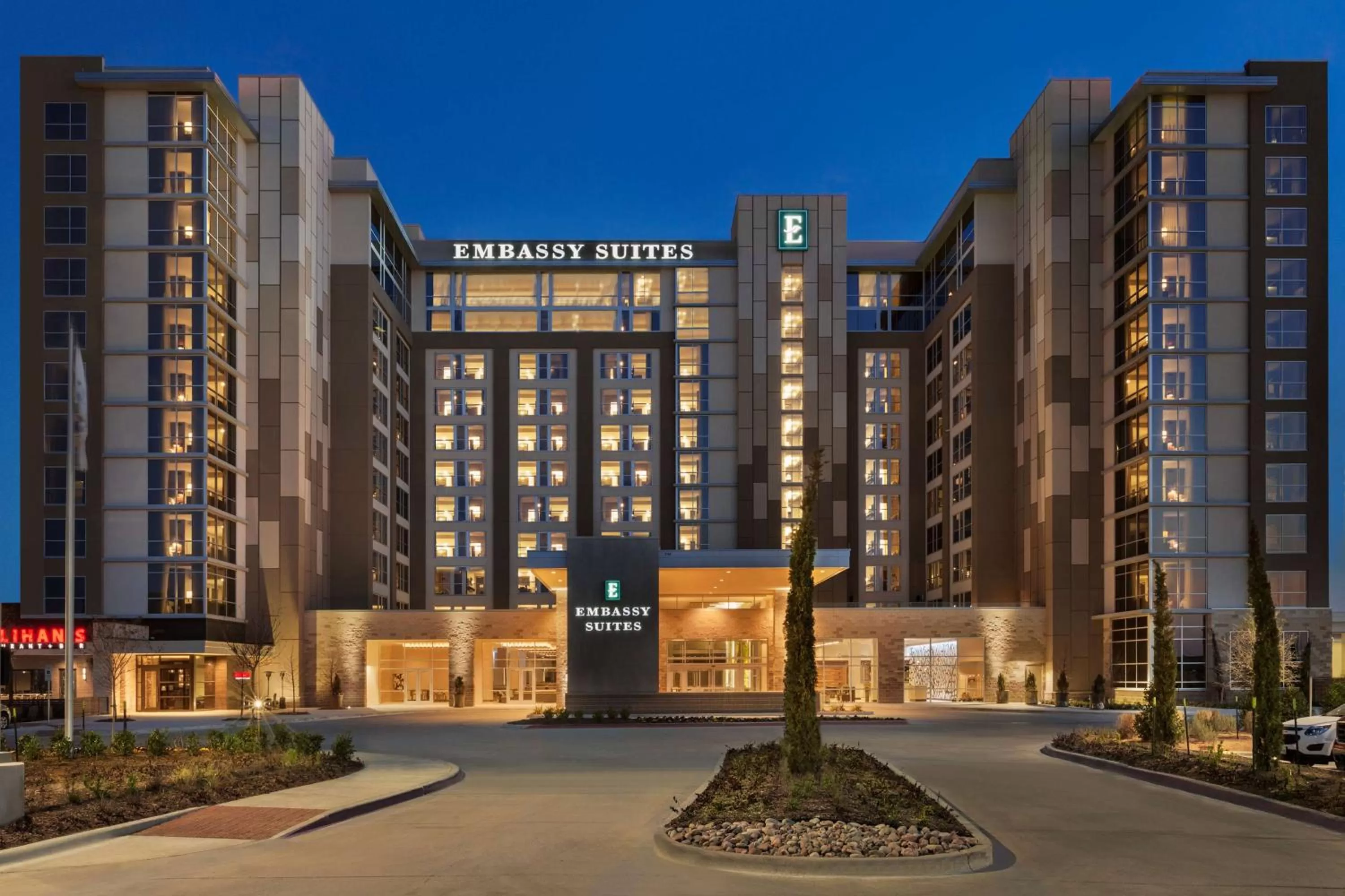 Property building in Embassy Suites By Hilton Denton Convention Center