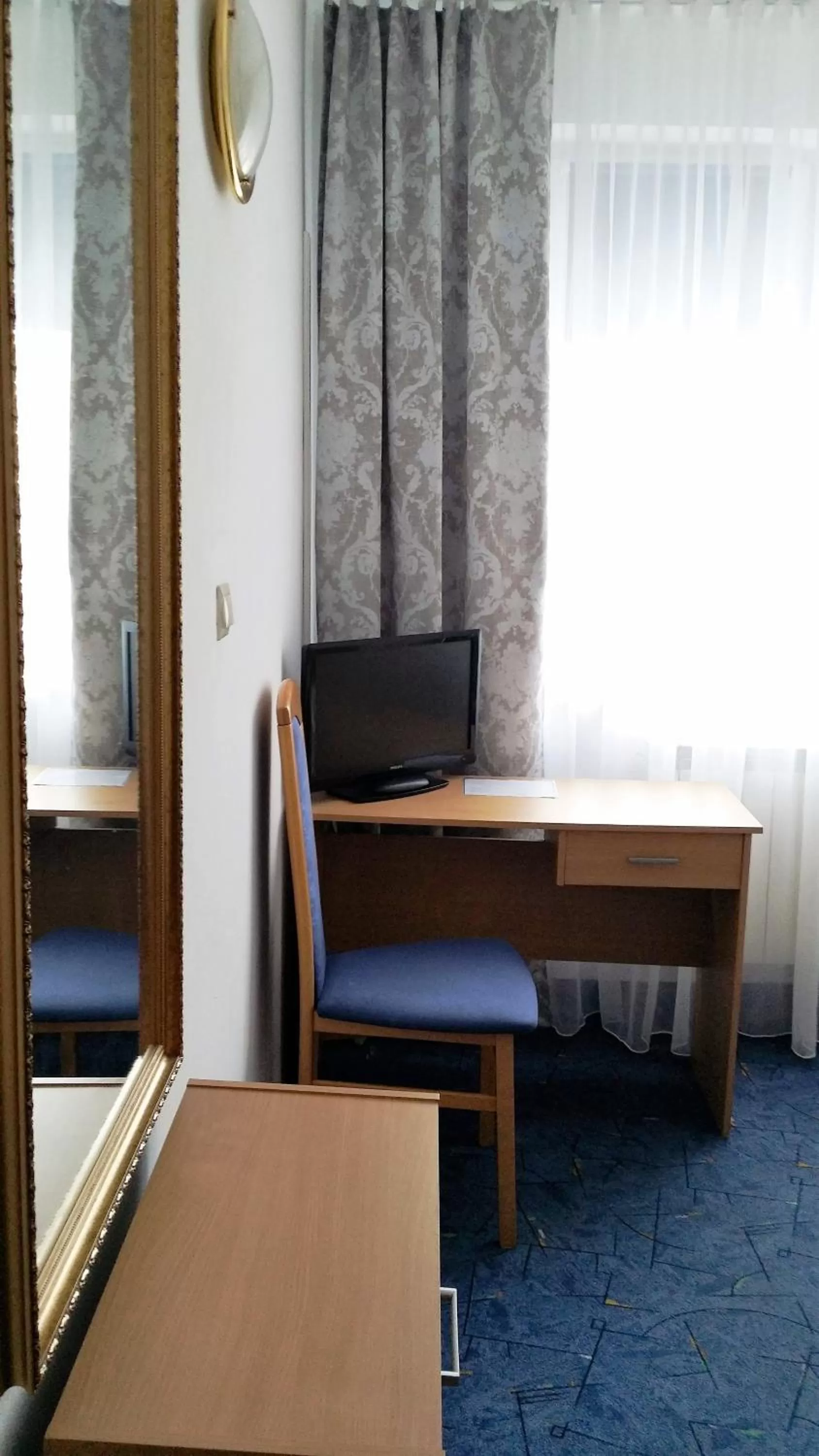 Photo of the whole room, TV/Entertainment Center in Hotel As