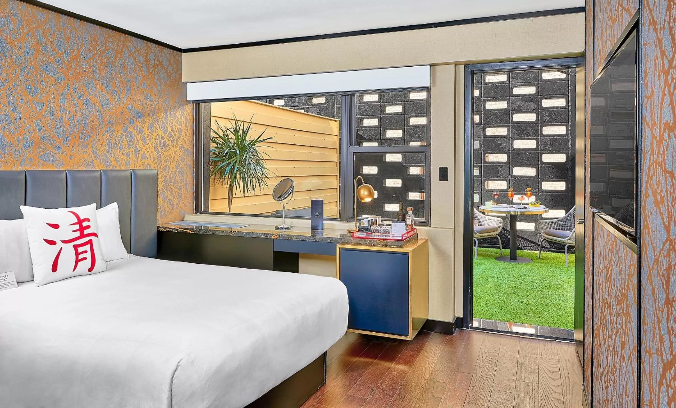 Bed in Cachet Boutique Hotel NYC