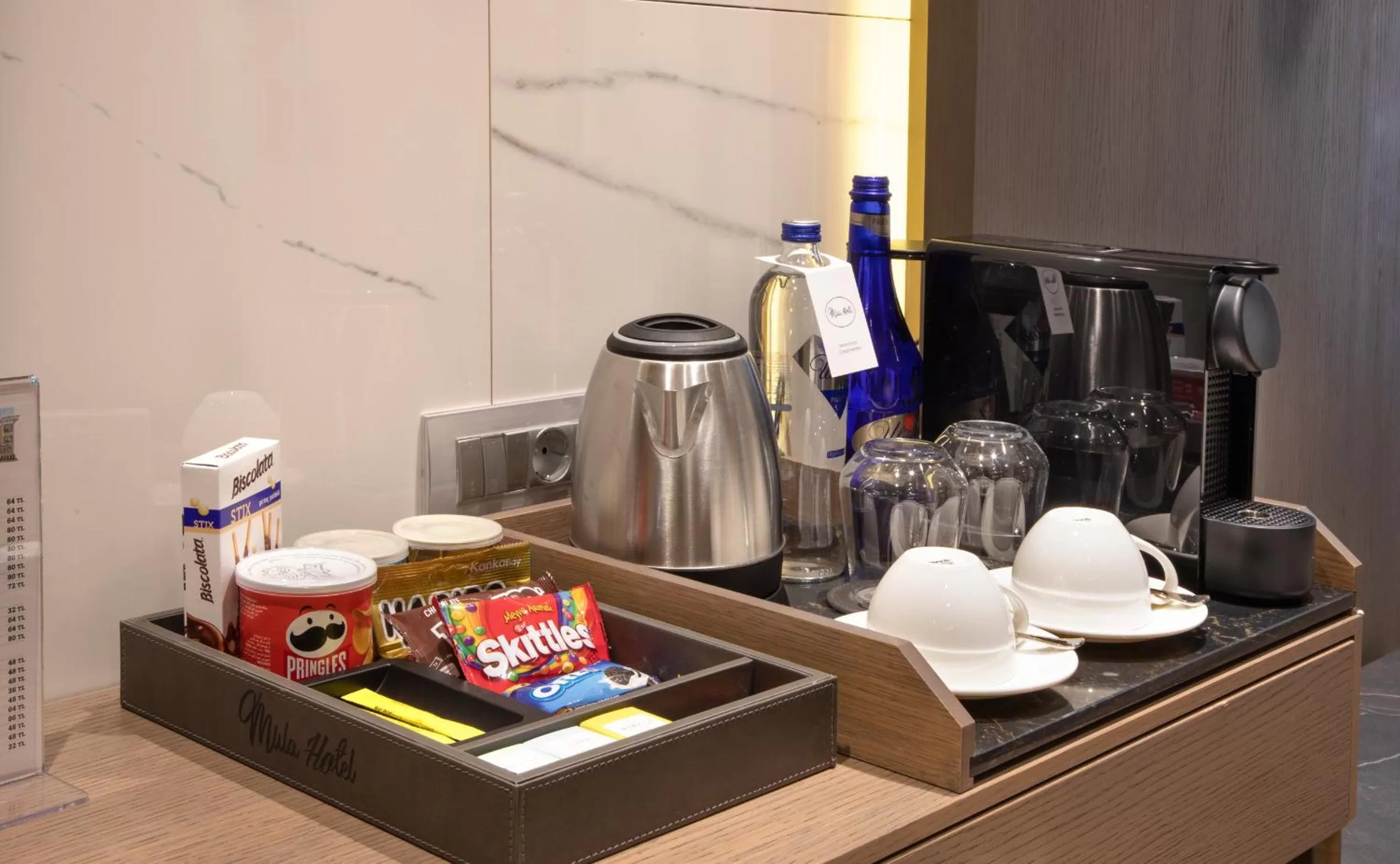 Coffee/tea facilities in Mula Hotel