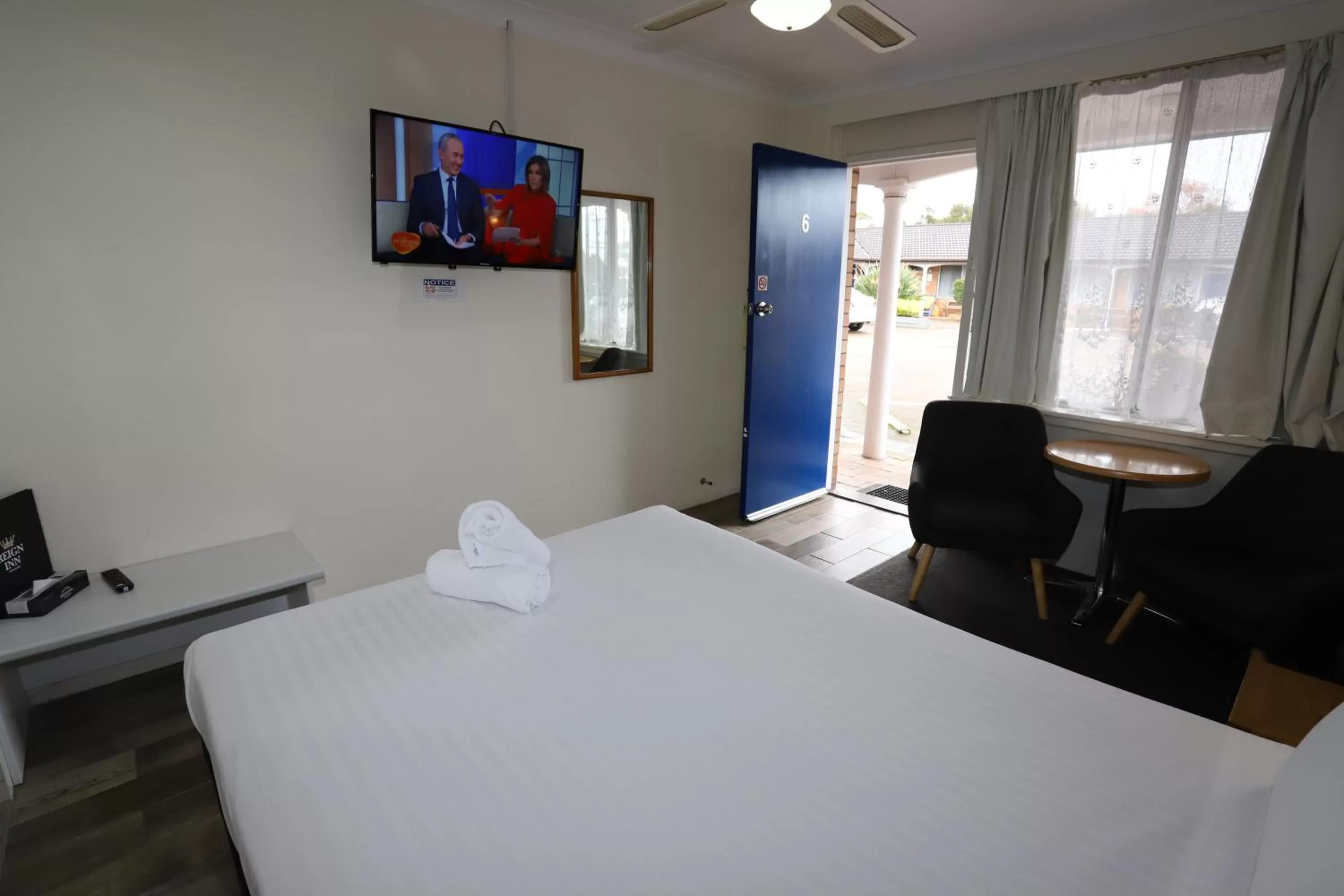 Bed in Reign Inn Newcastle