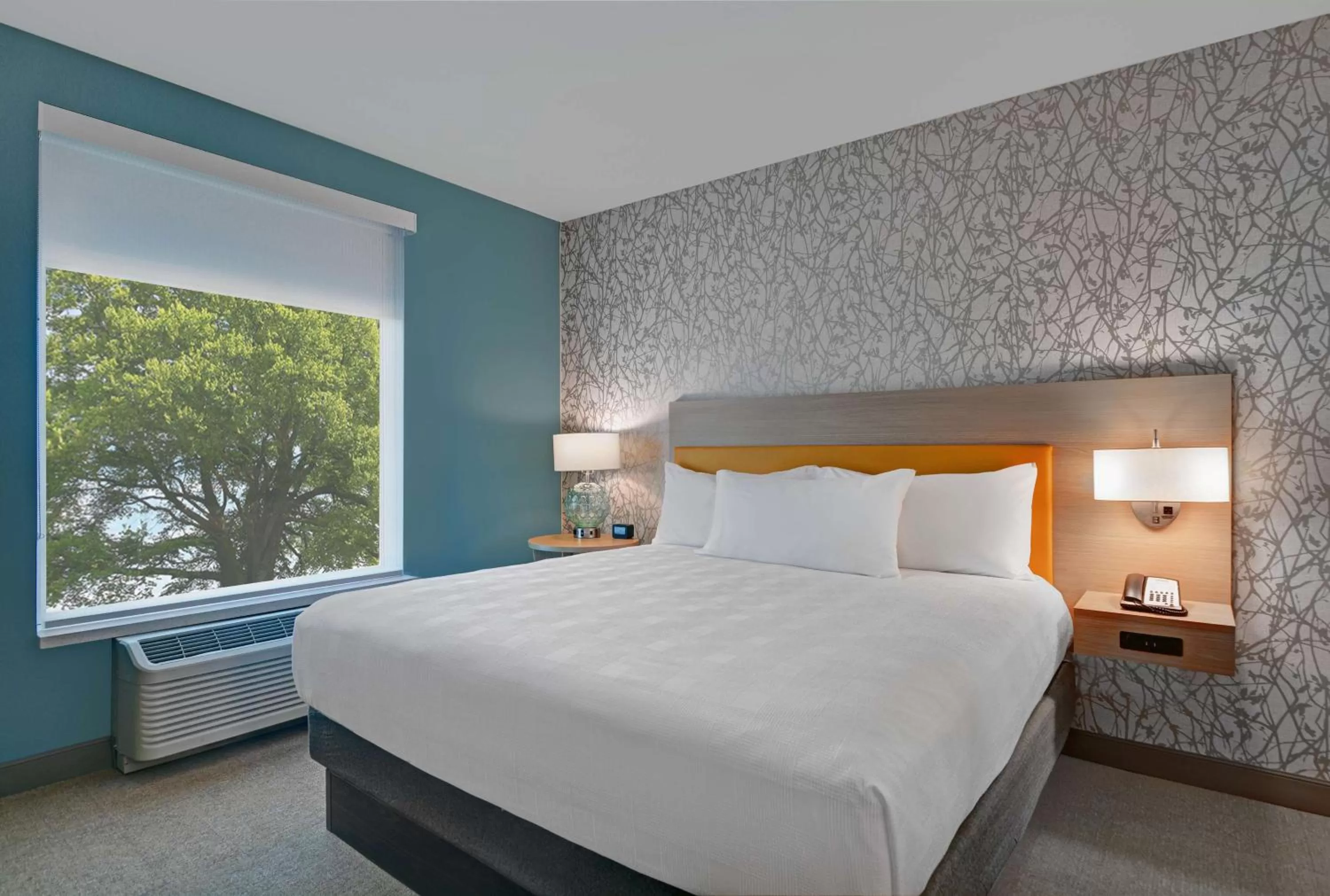 Bed in Home2 Suites By Hilton Largo, Fl