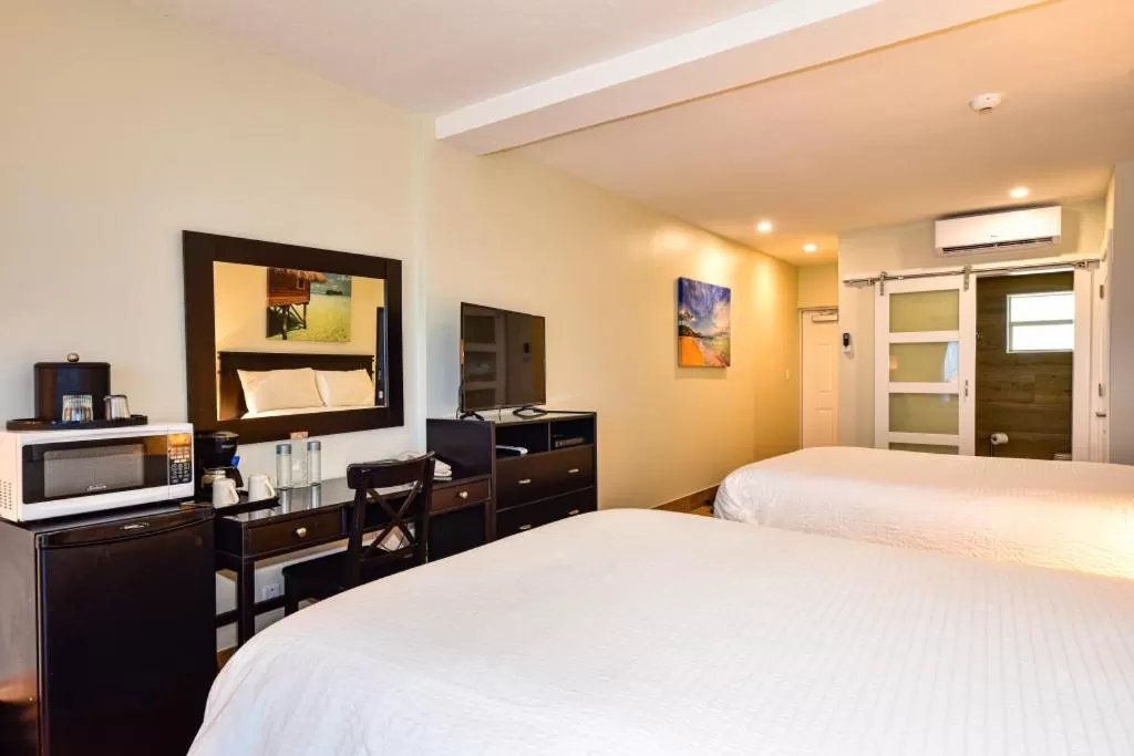 Floor plan, Bed in Sun Tower Hotel & Suites on the Beach