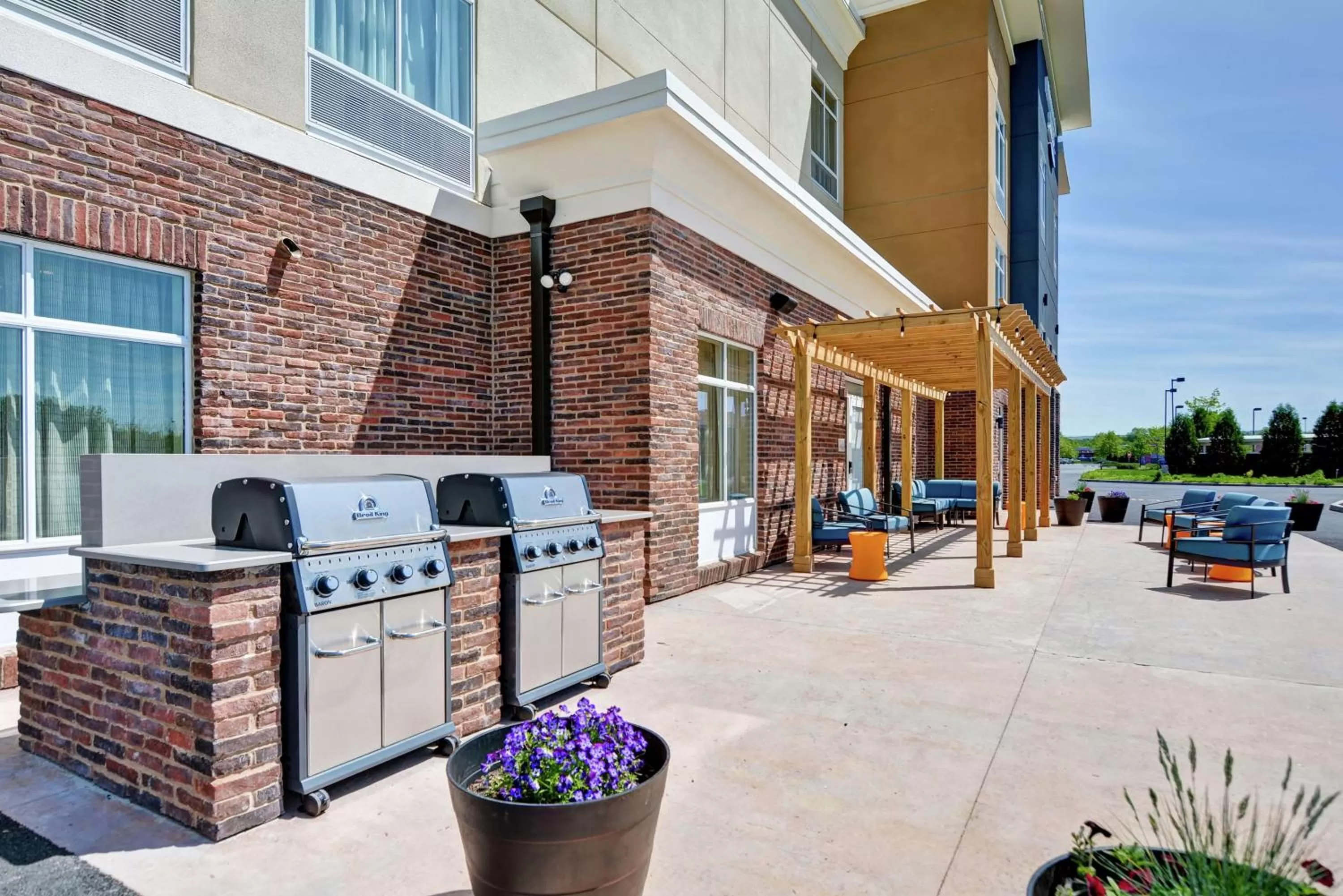 Dining area in Homewood Suites By Hilton Hadley Amherst
