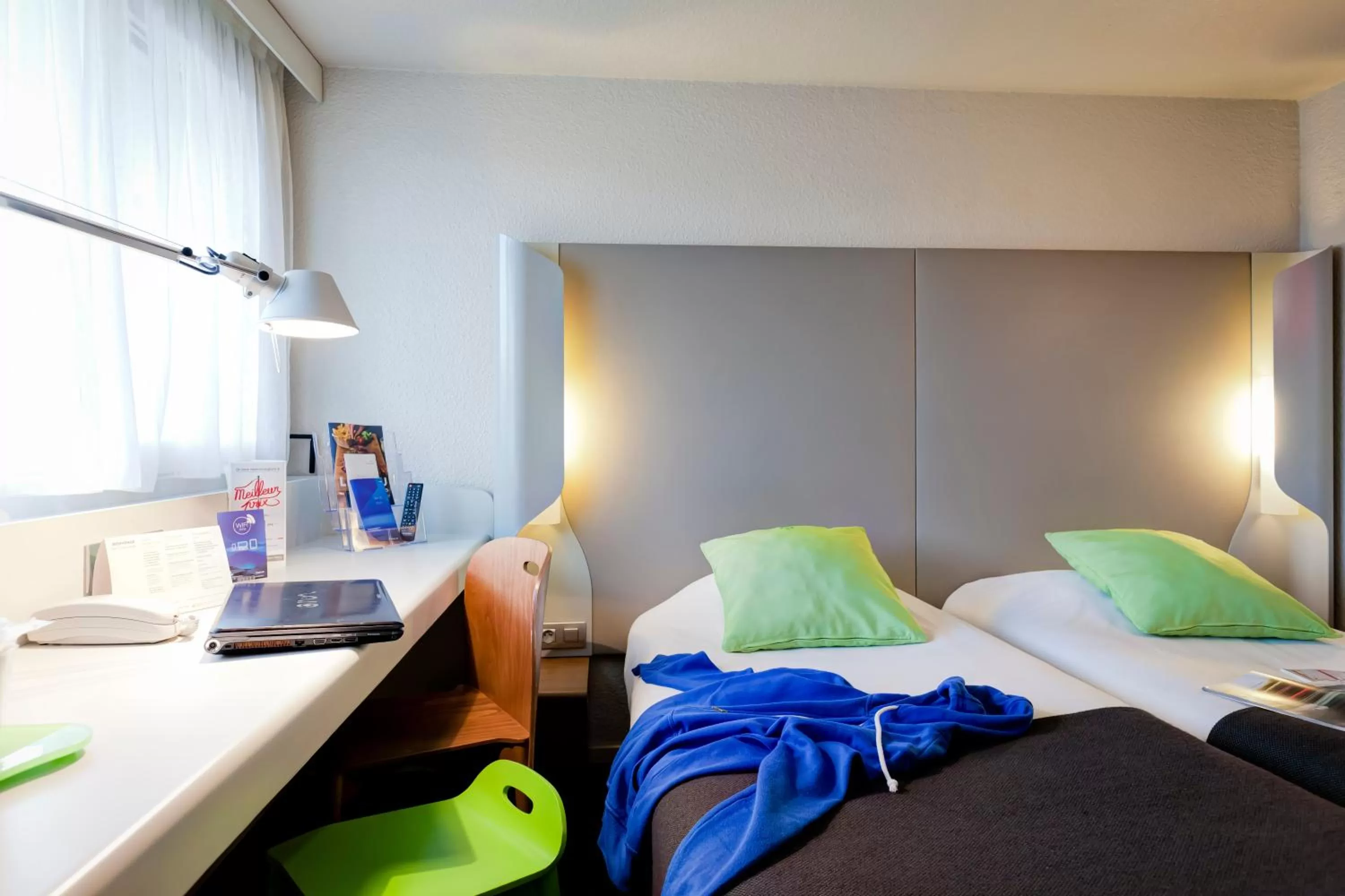 Bed in Campanile Evry Ouest - Corbeil Essonnes