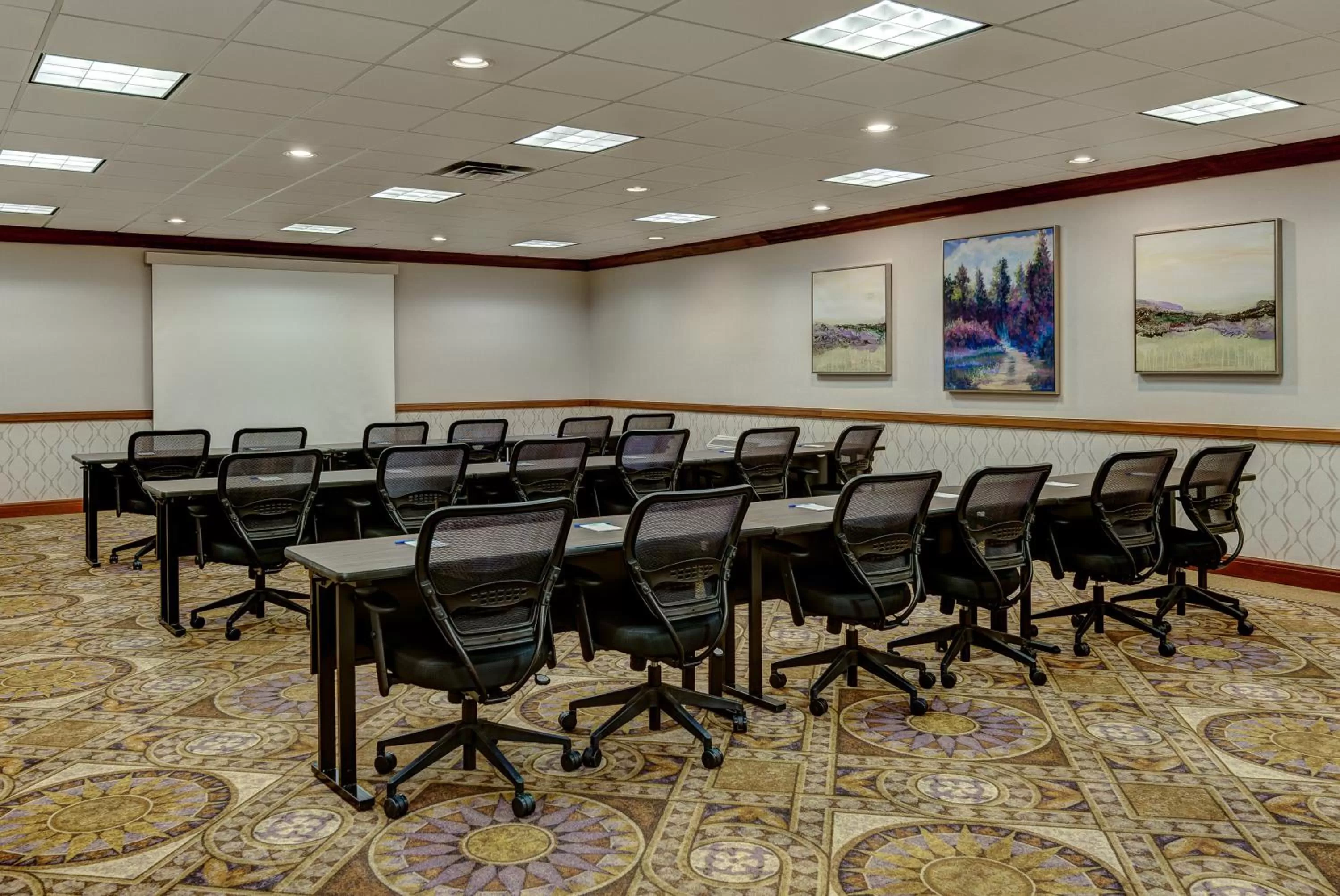 Meeting/conference room in Holiday Inn East Windsor by IHG