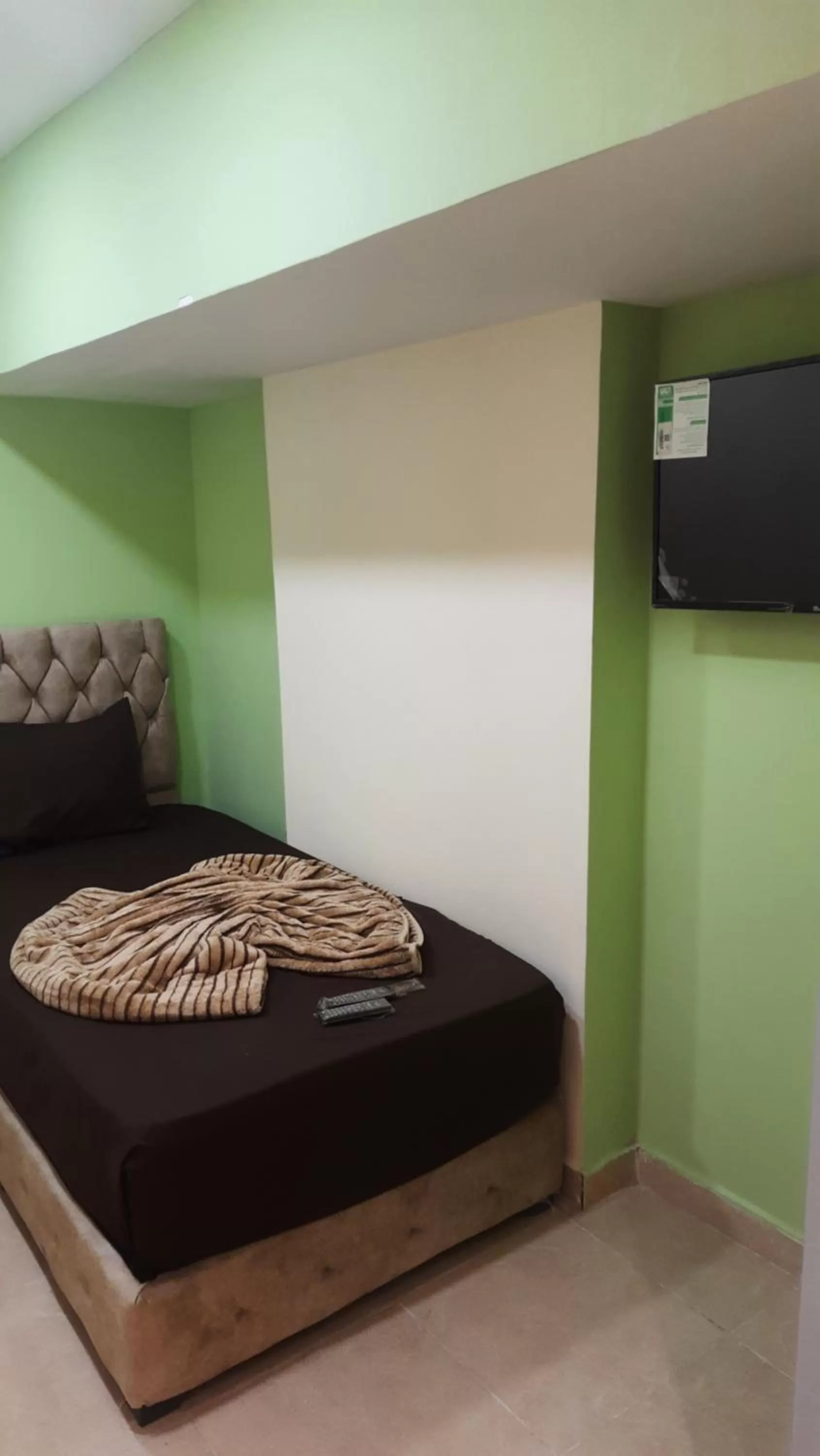 Bed in Blue Eyes Hotel