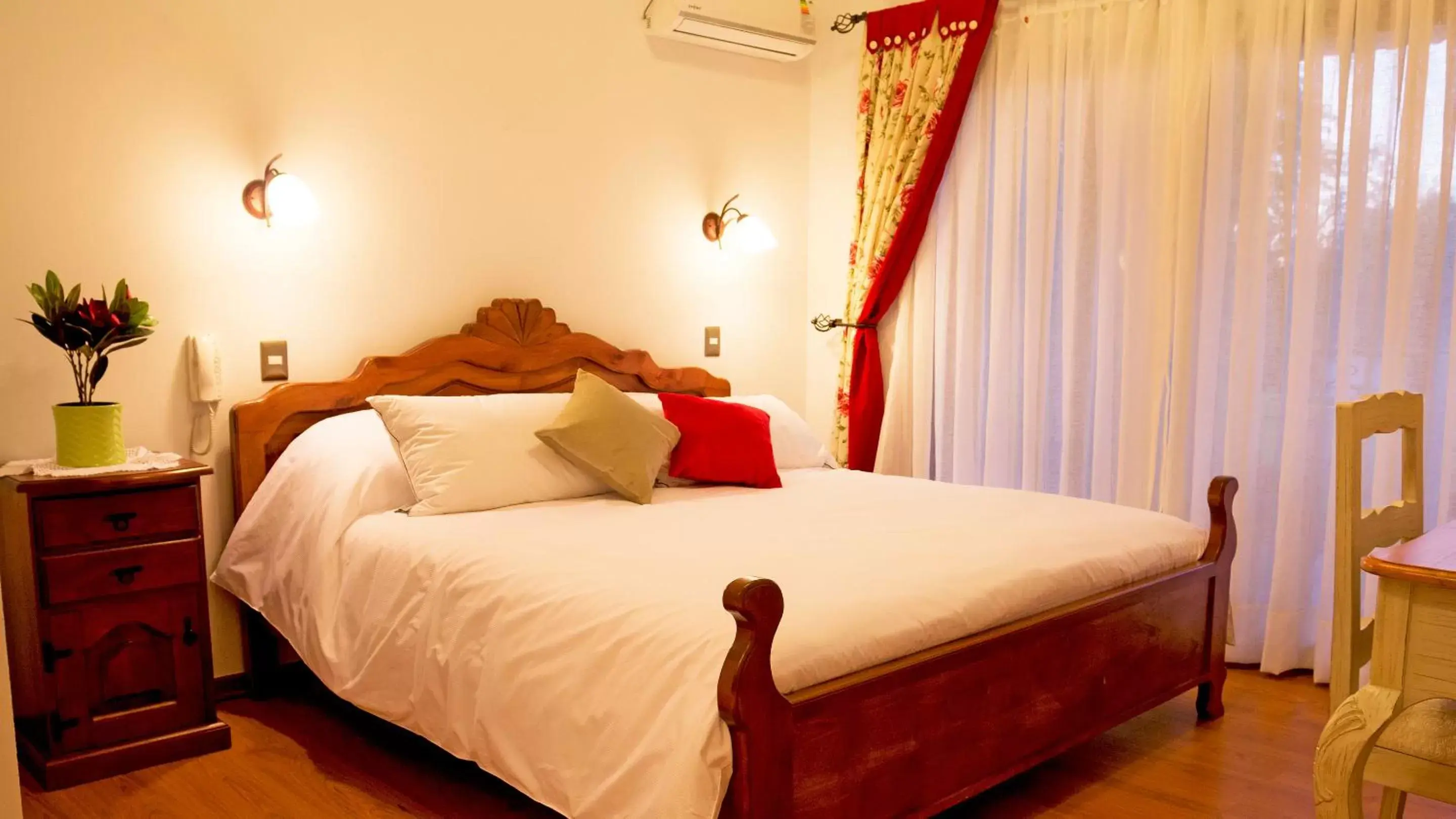 Double Room with Balcony in La Perla Hotel Double Room with Balcony in La Perla Hotel