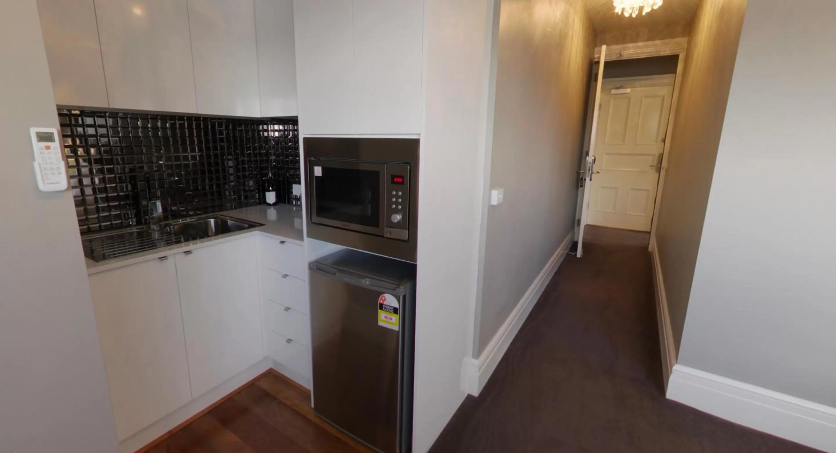 Kitchen or kitchenette, Kitchen/Kitchenette in Ballarat Premier Apartments