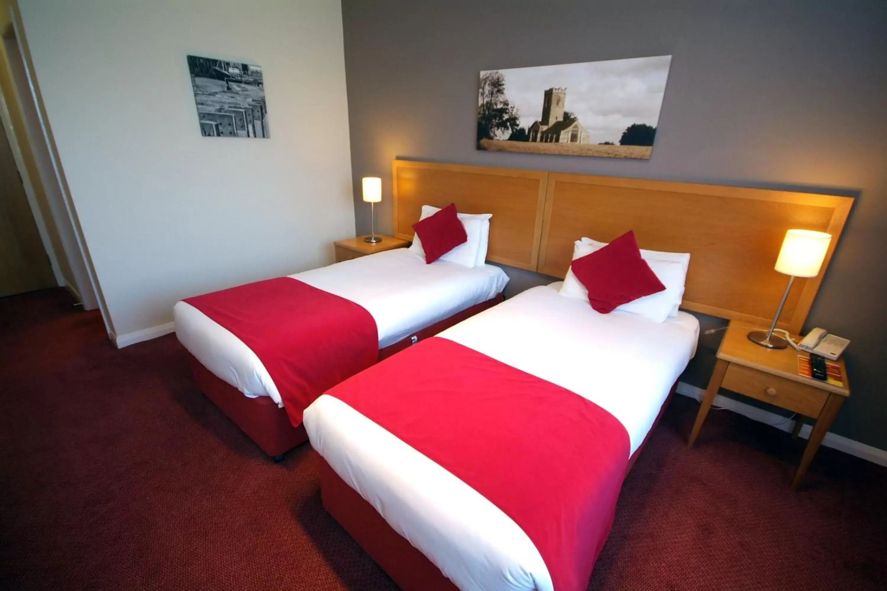 Twin Room - Disability Access in Kingstown Hotel by Greene King Inns Twin Room - Disability Access in Kingstown Hotel by Greene King Inns