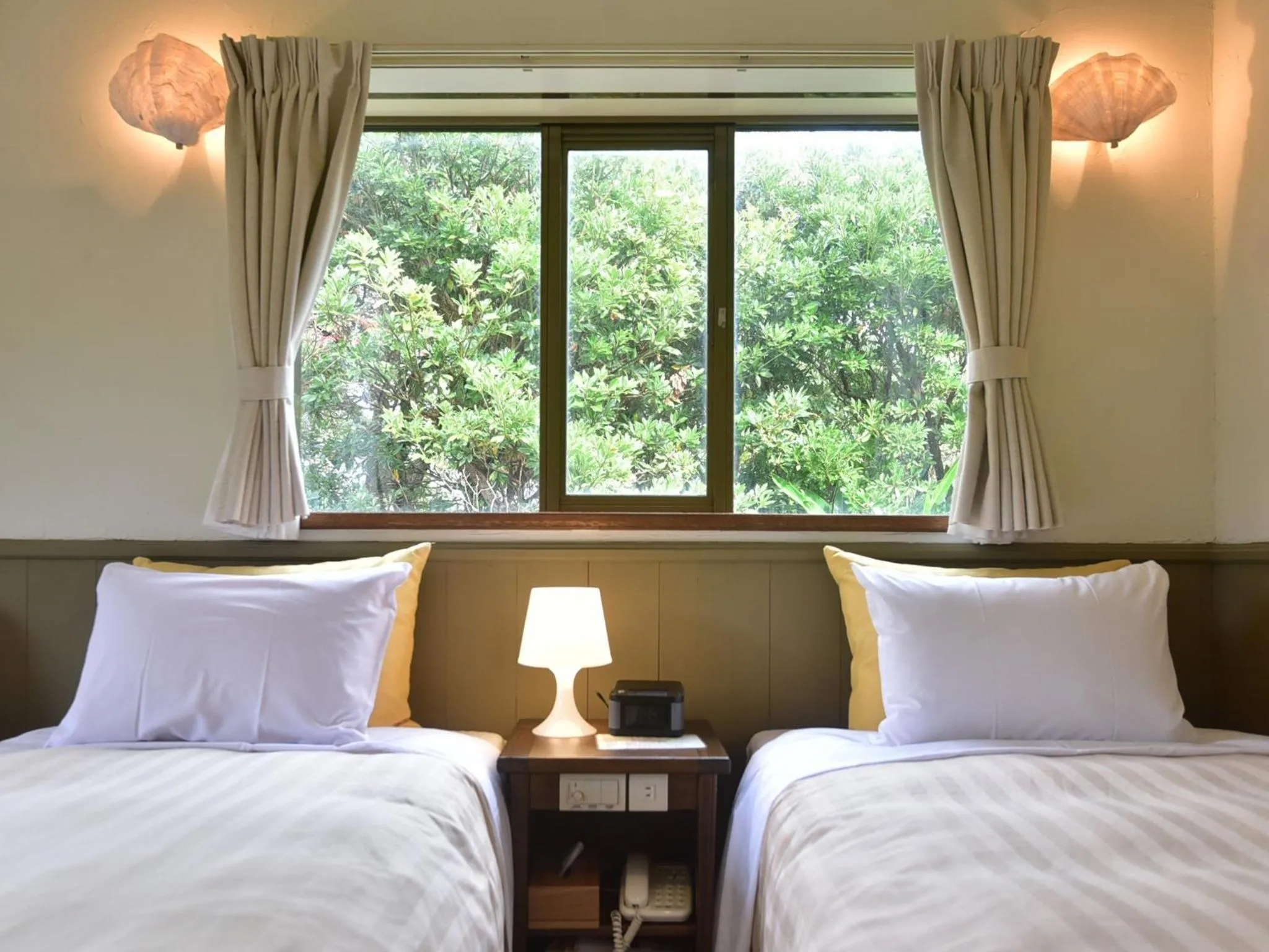 Photo of the whole room, Bed in Gardenvilla Shirahama