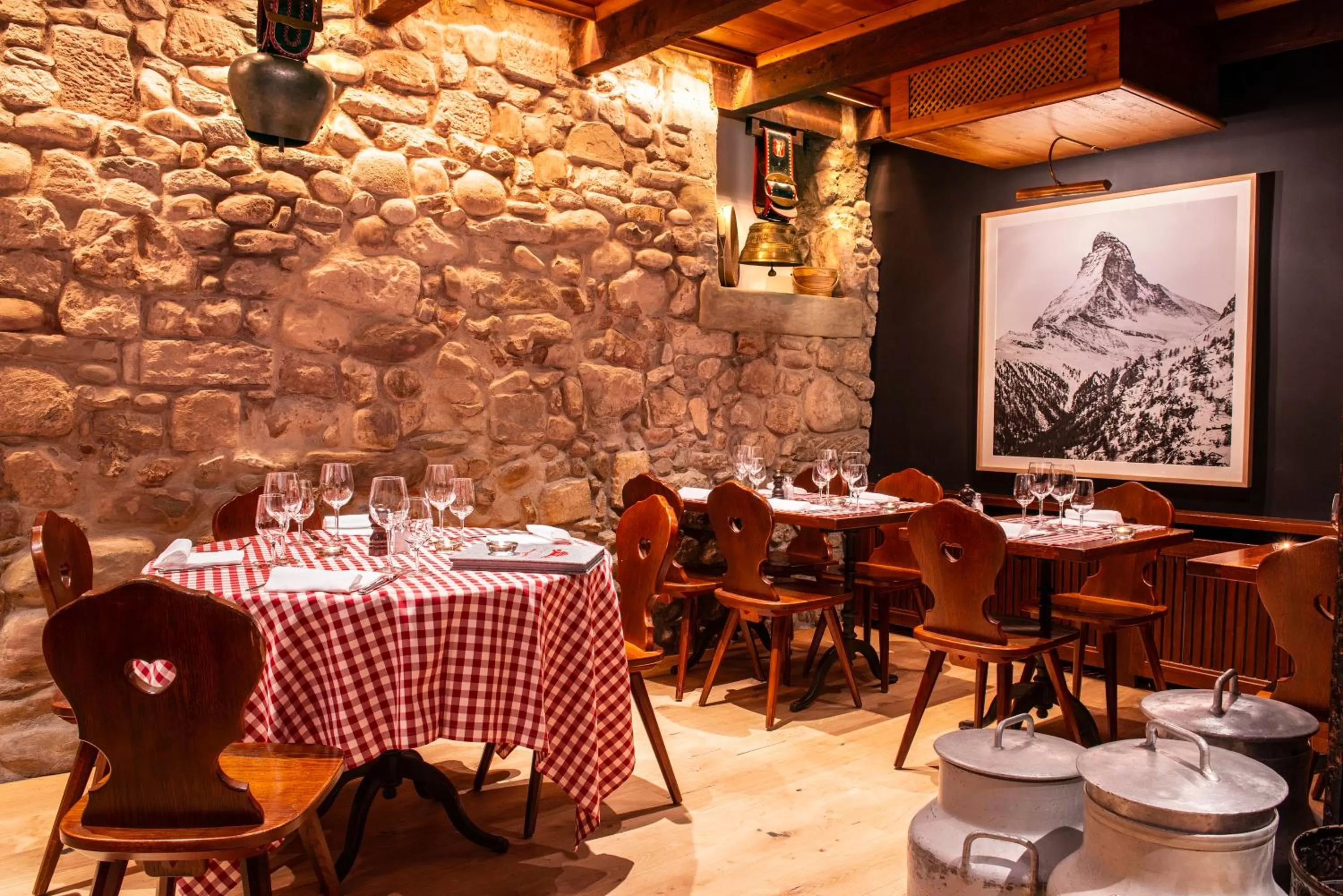 Restaurant/places to eat in Hôtel Les Armures