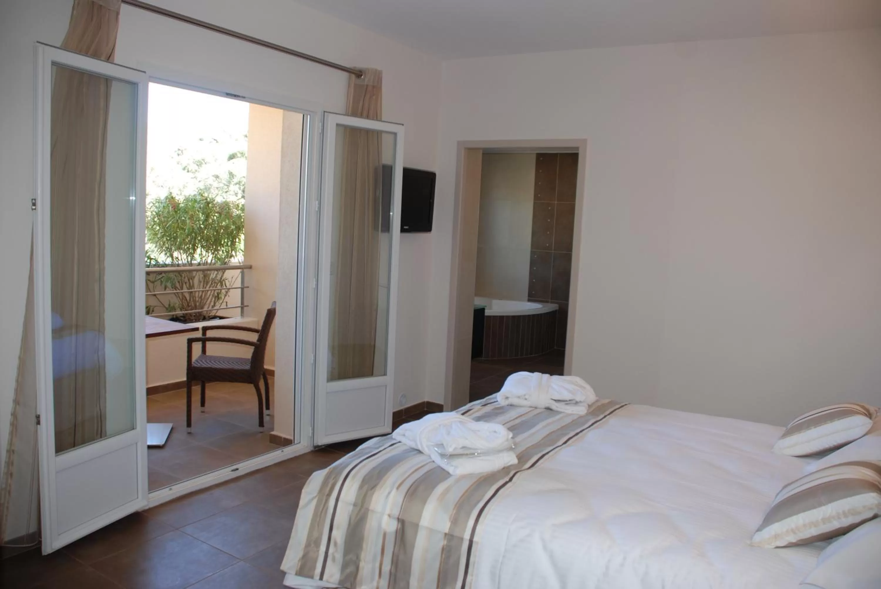 Bedroom, Bed in Hôtel A Madonetta