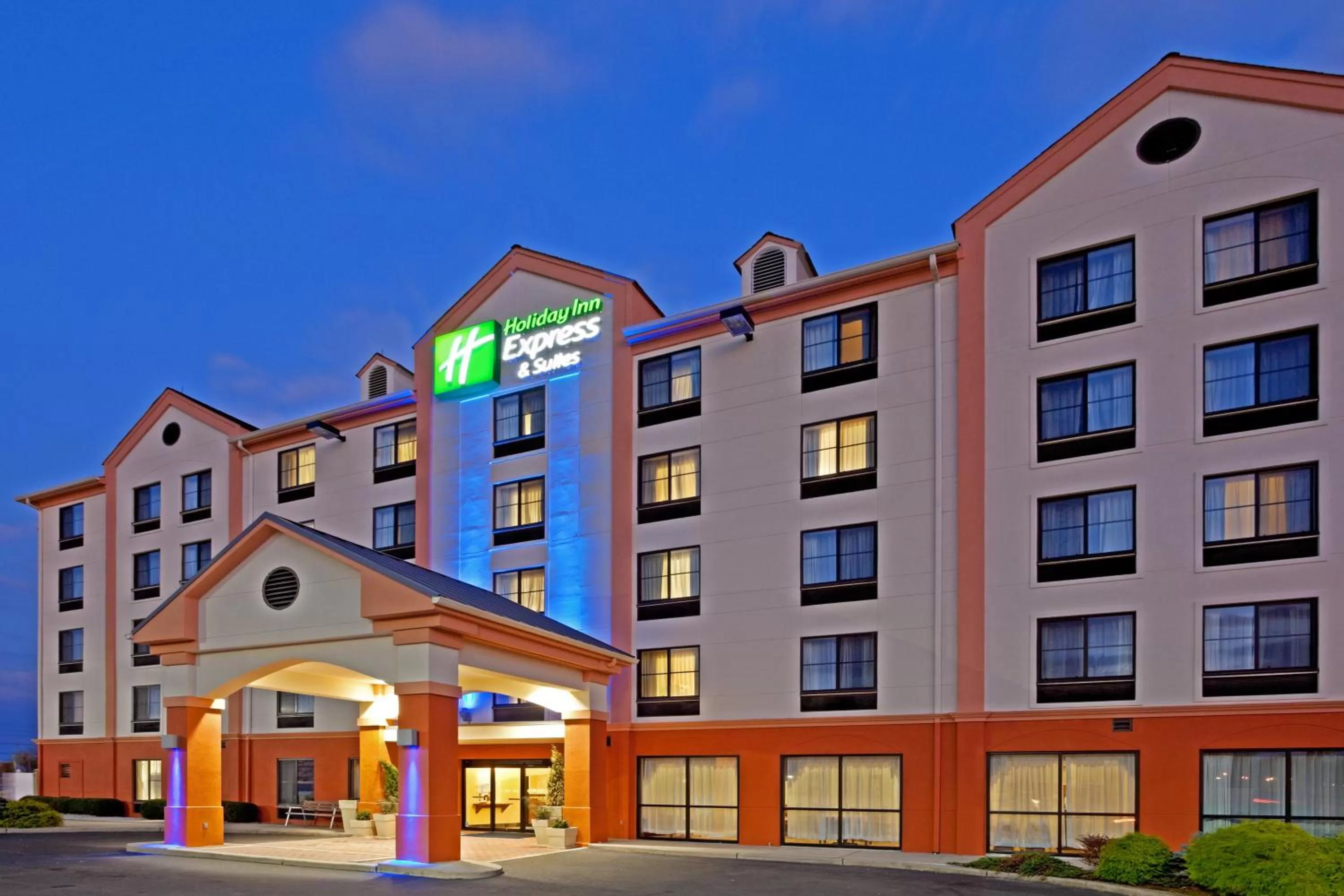 Property building in Holiday Inn Express Hotel & Suites Meadowlands Area by IHG