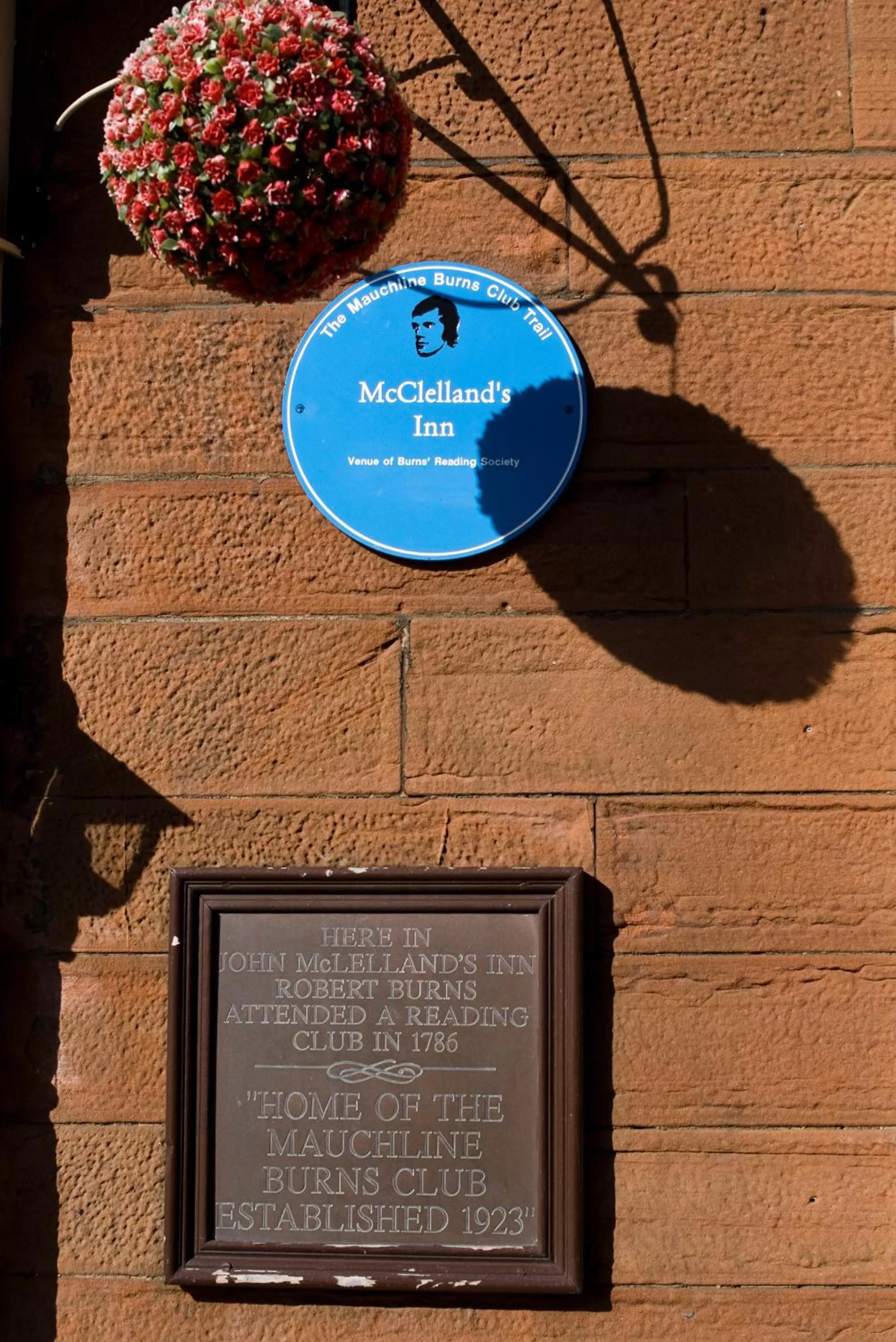 Logo/Certificate/Sign in The Fairburn Hotel