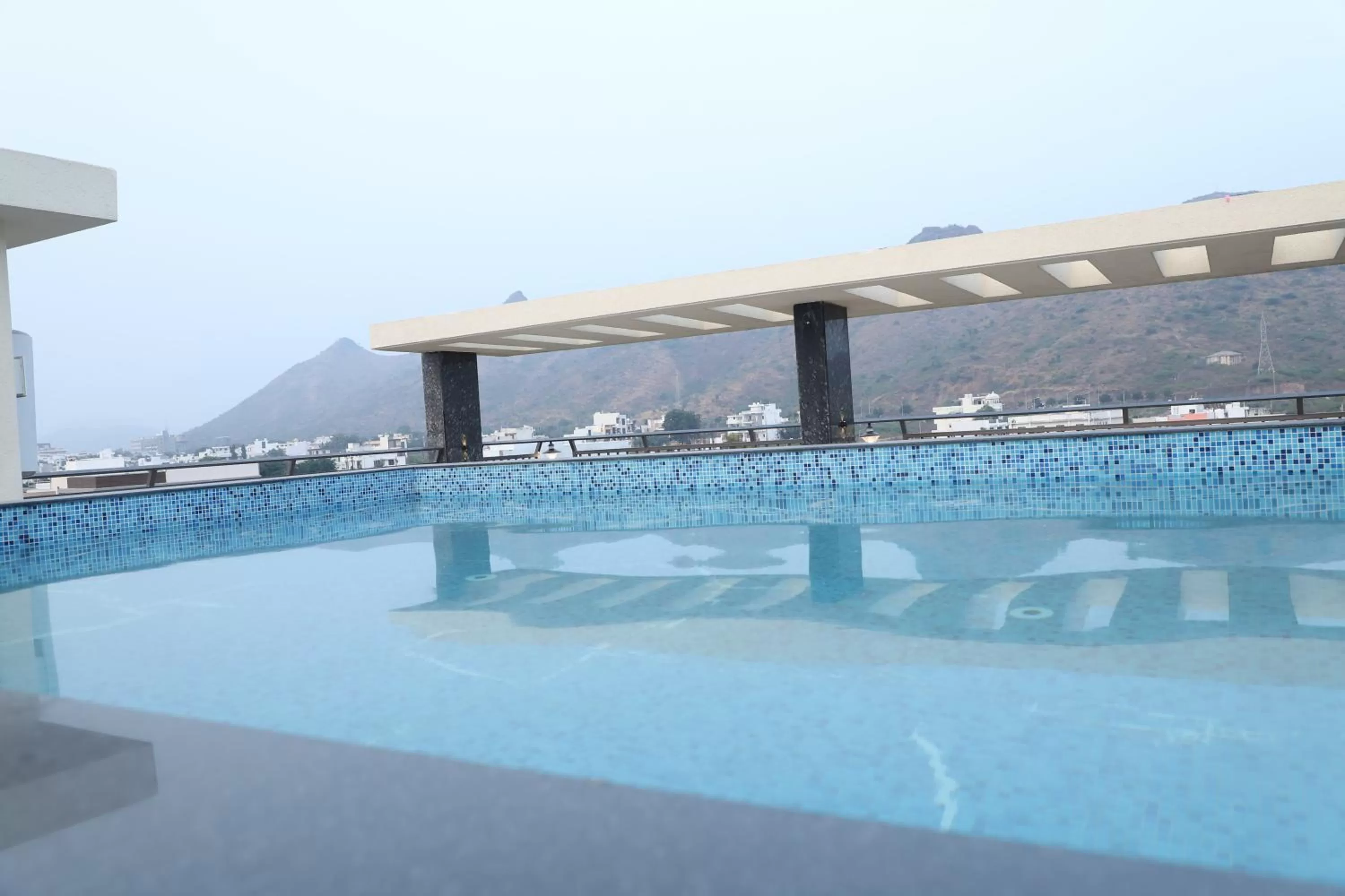 Swimming pool in Clover Inn