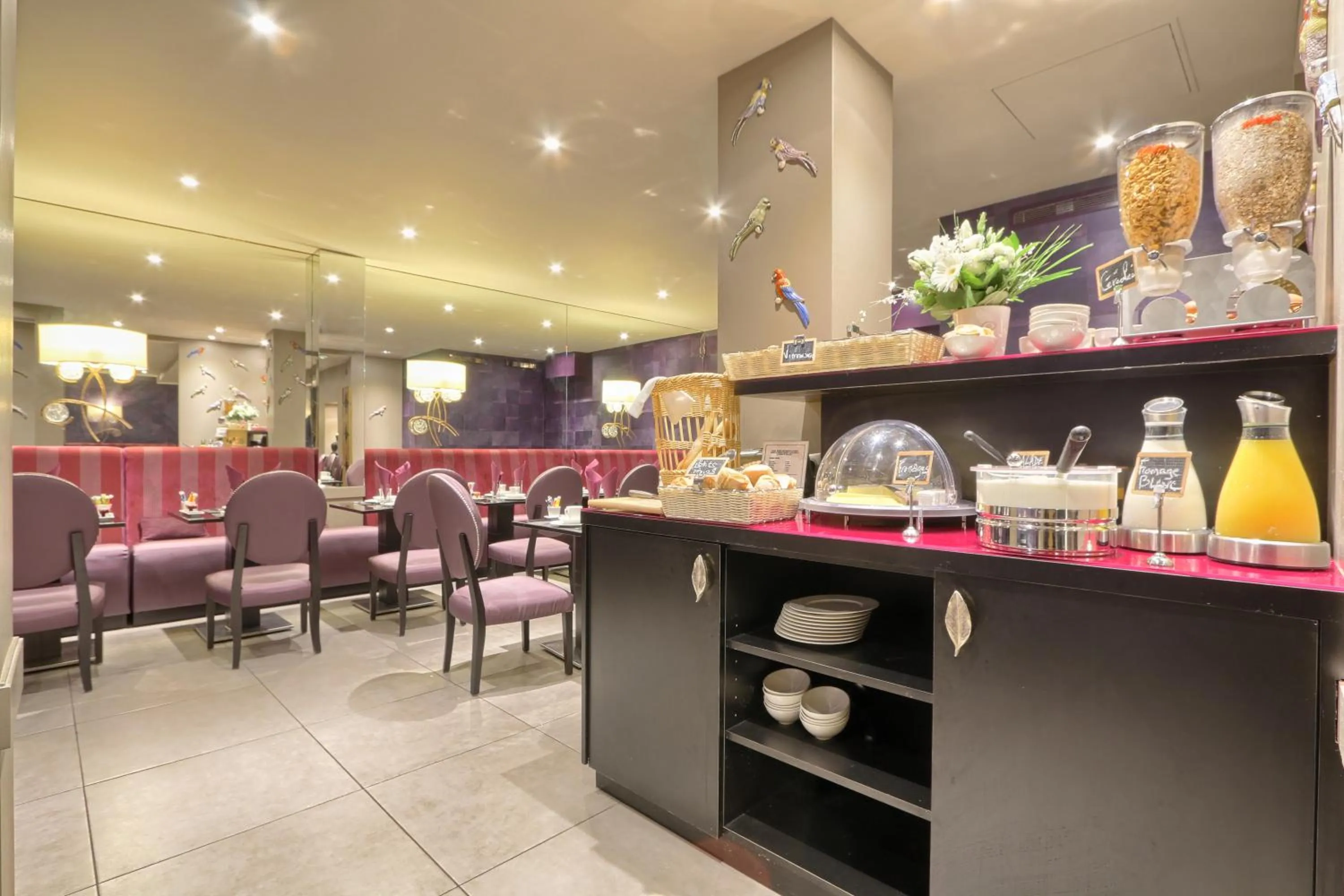 Food in Hôtel Mondial