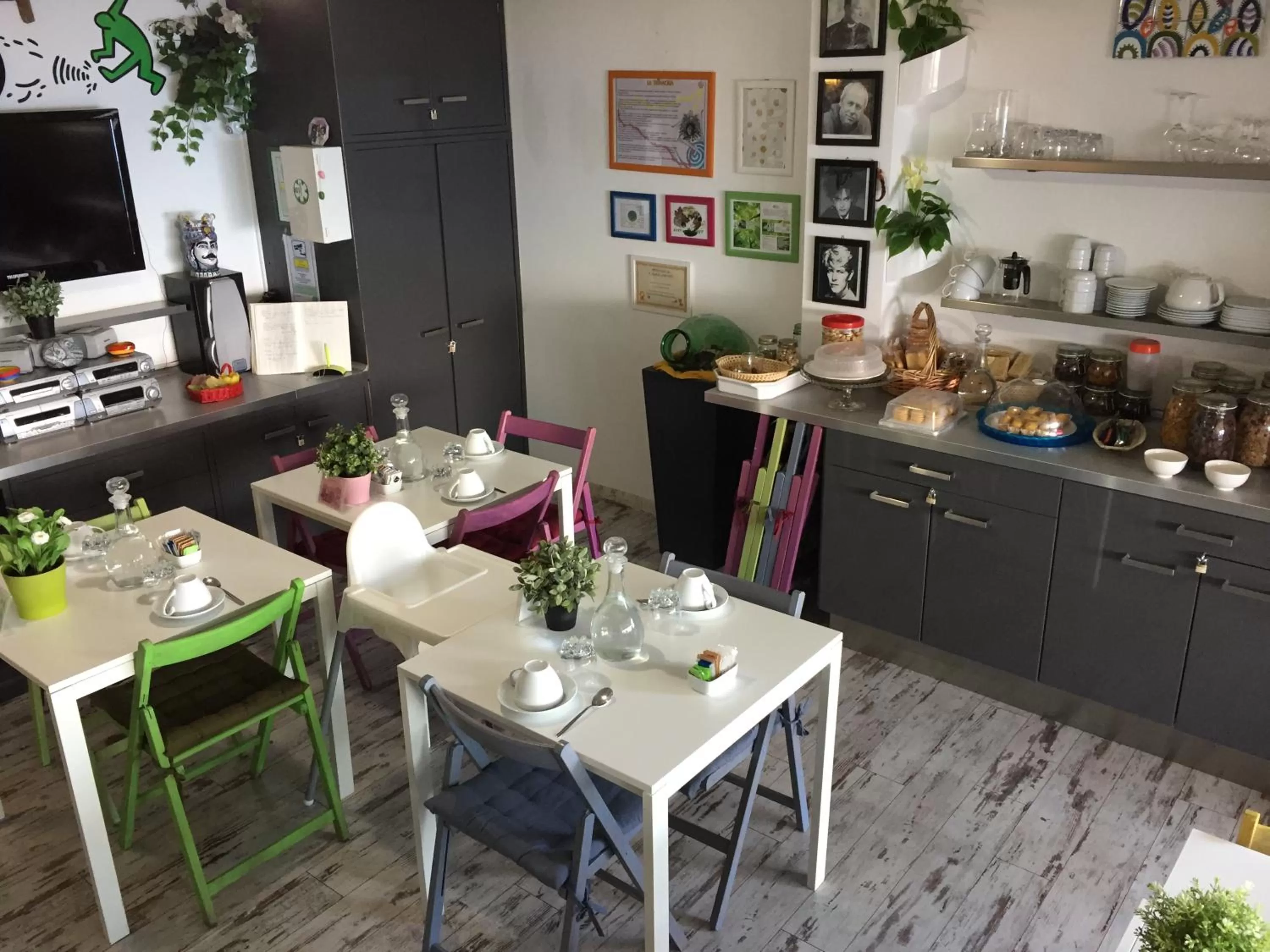 Communal kitchen in B&B La Terrazza Sul Mare Taormina