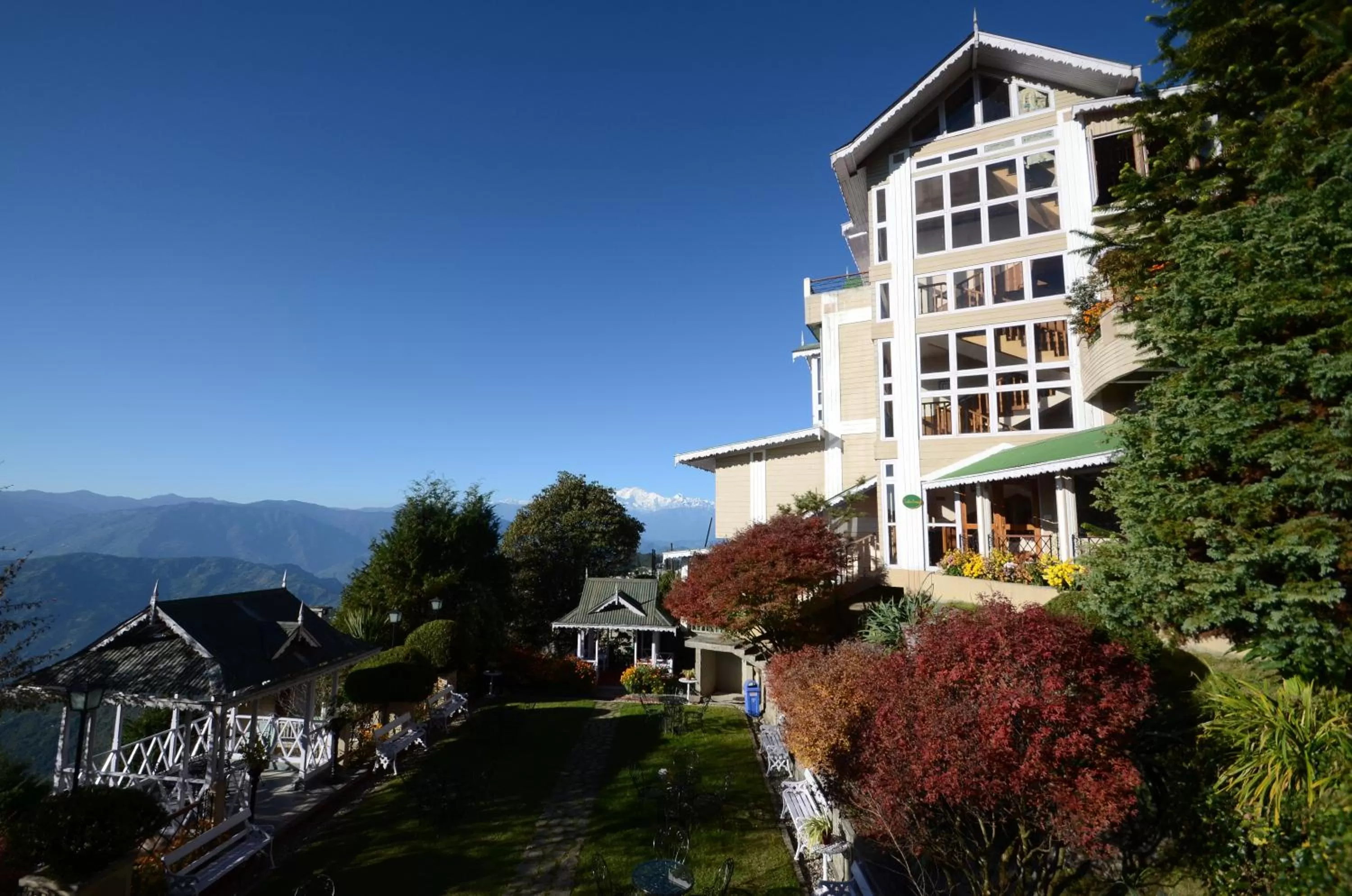 Property Building in Cedar Inn