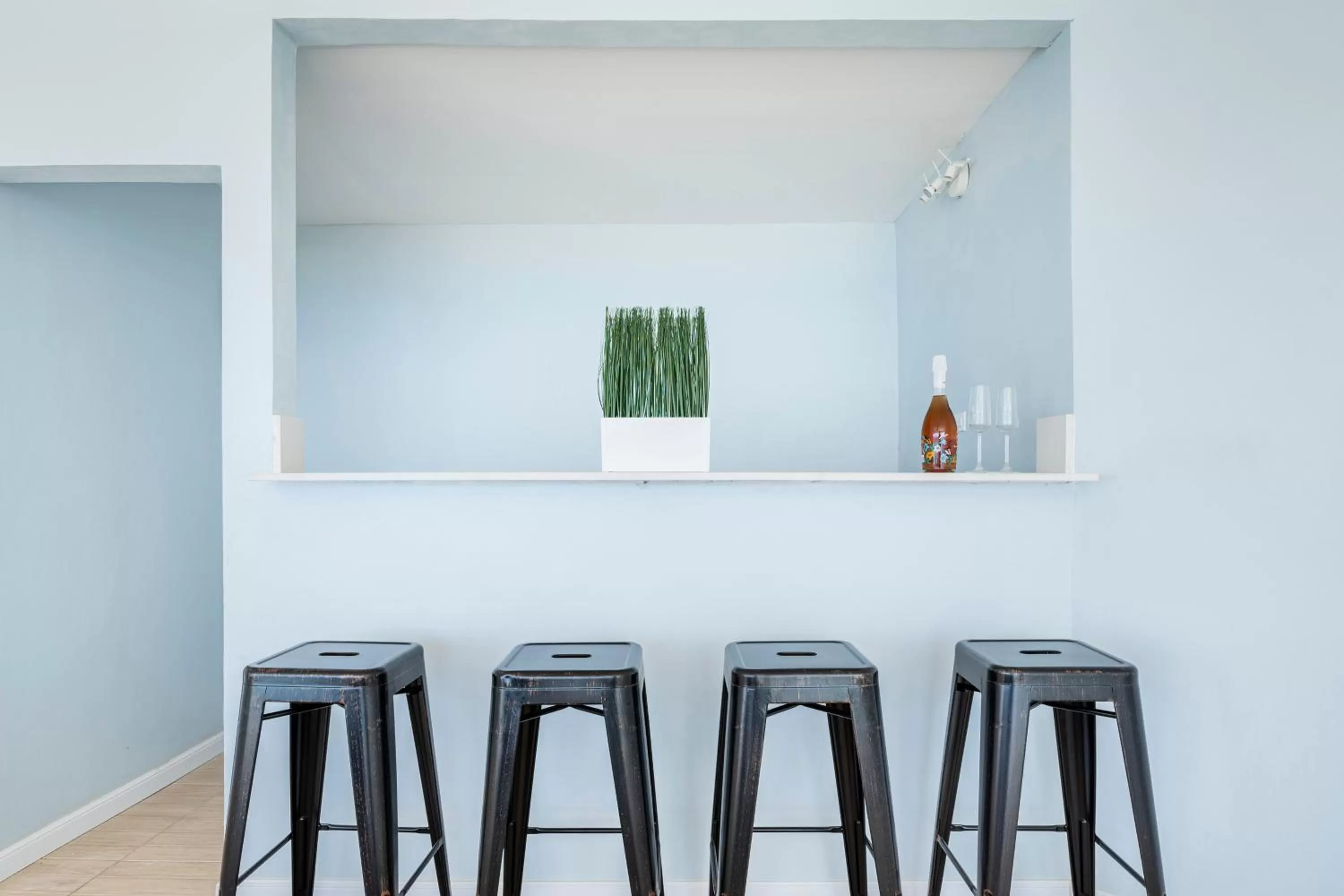 Lounge or bar in Luxe Beach Resort