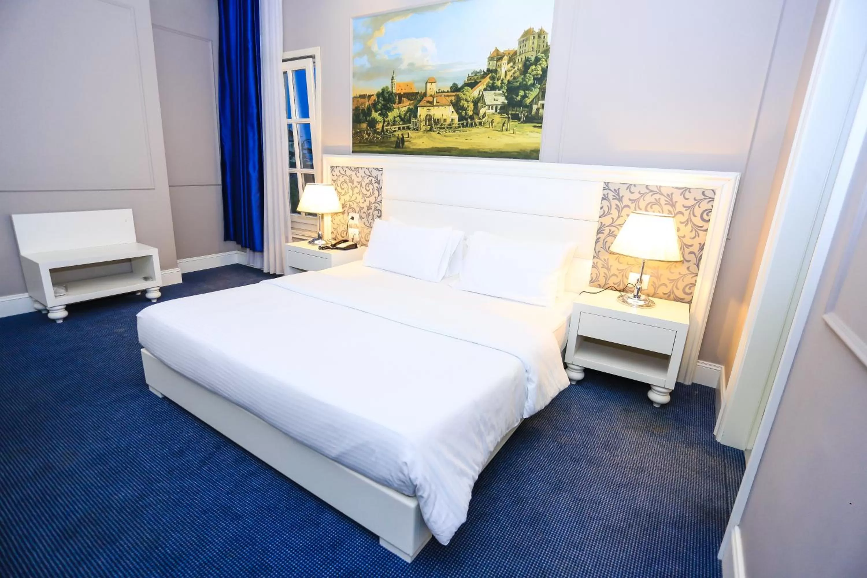 Bedroom, Bed in Hotel Monarch