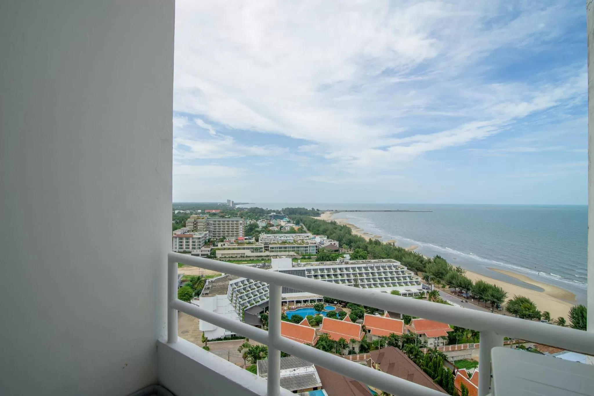 Golden Beach Cha-Am Hotel