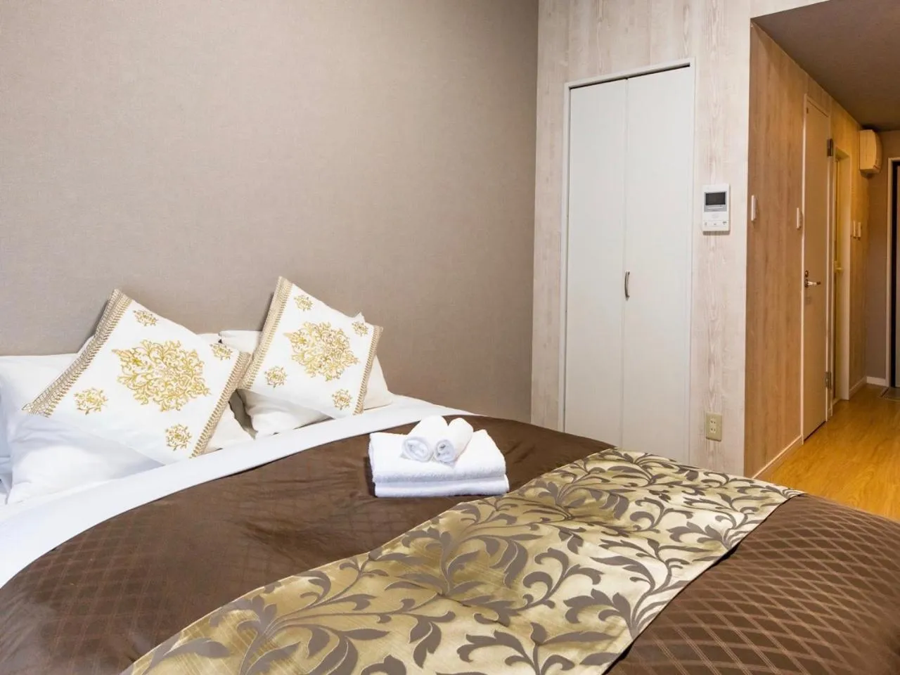 Bed in Mr. Kinjo in ASATO